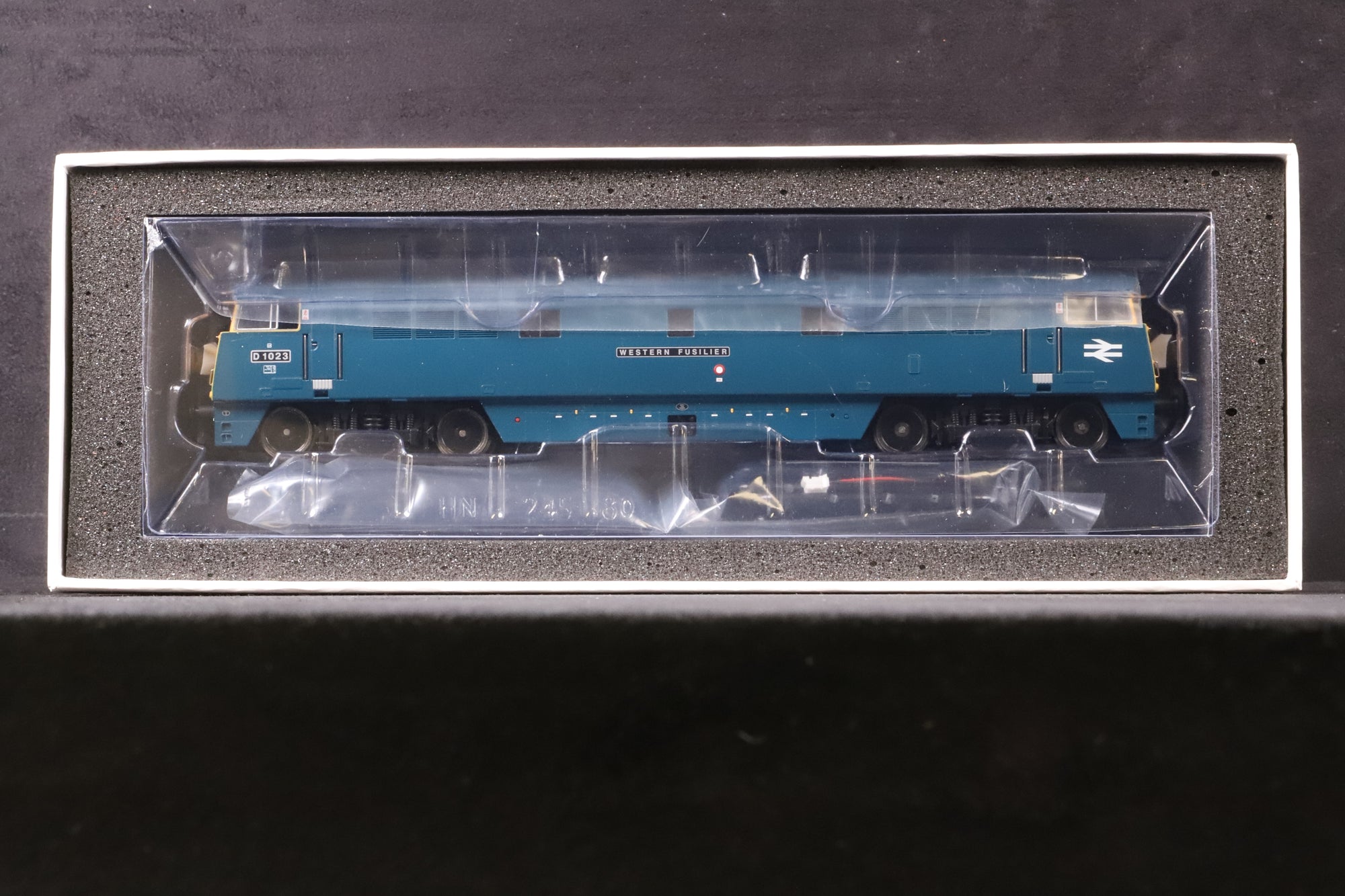 Heljan OO 5216 Class 52 Diesel 'D1023' 'Western Fusilier' BR Blue Full Yellow Ends