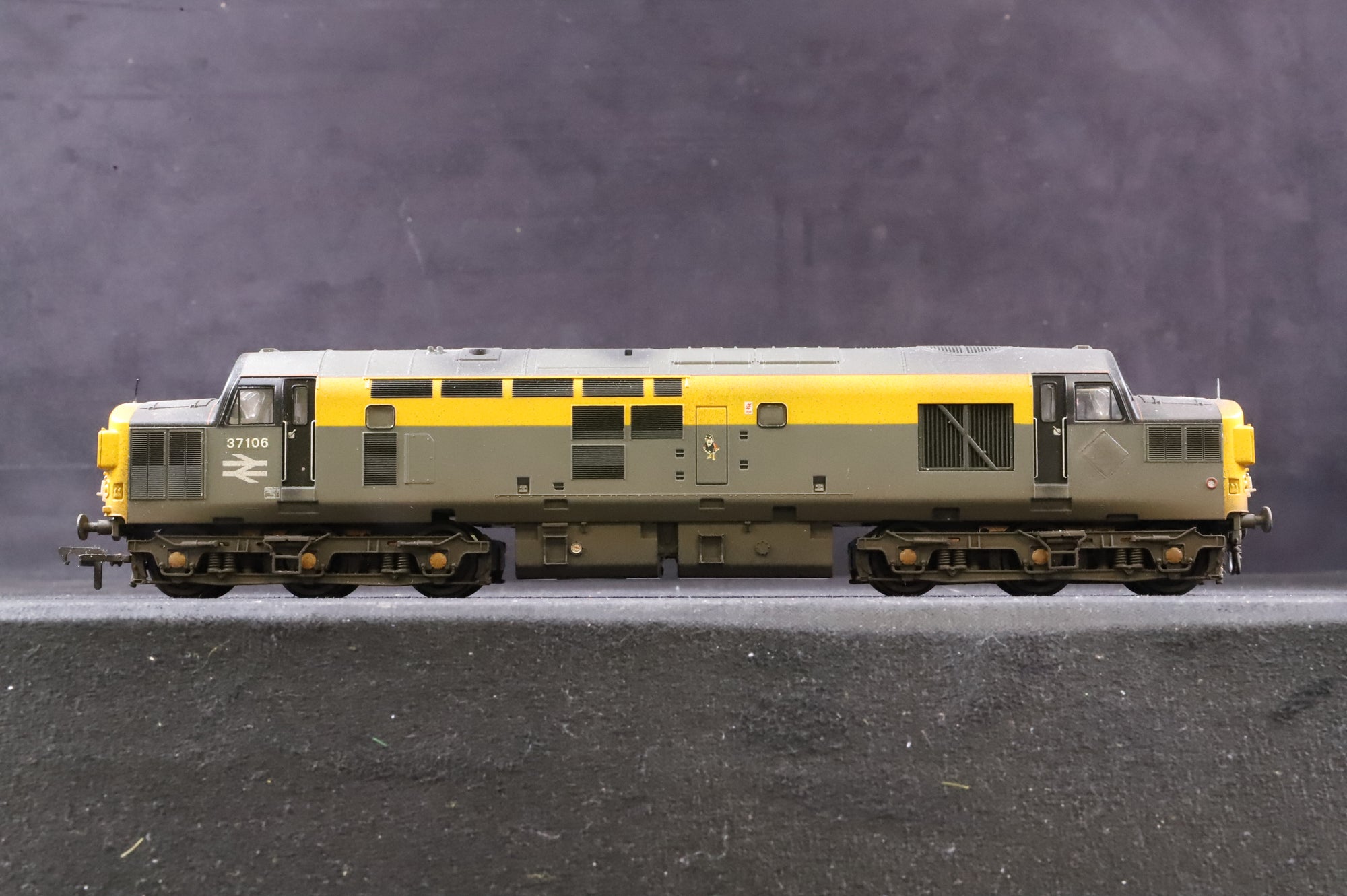 WORKSHOP Bachmann OO Class 37 37106 in BR Engineers Dutch - Weathered