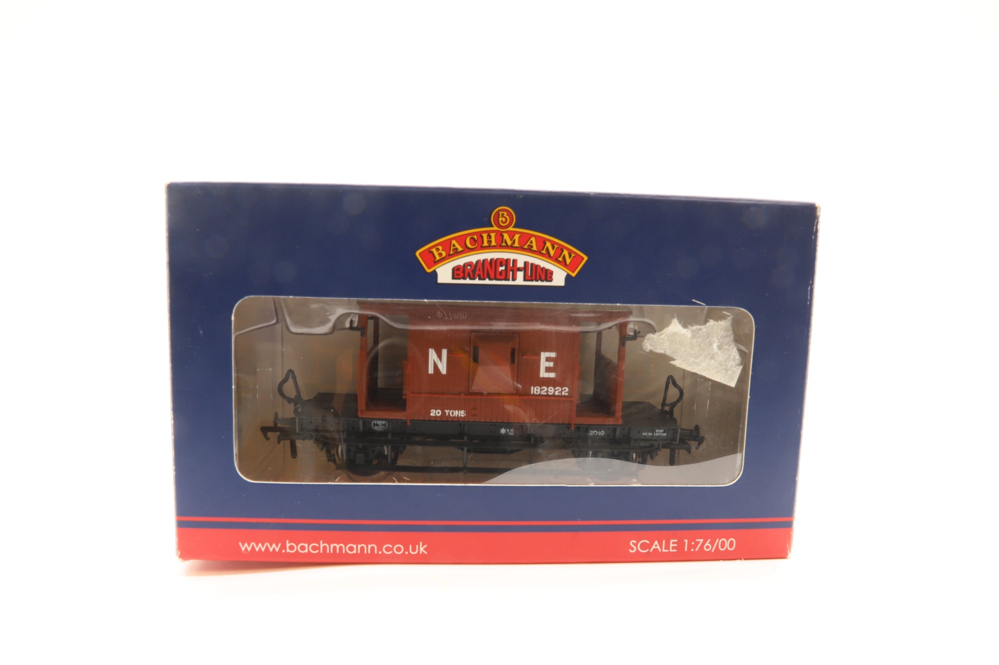 Bachmann OO Rake of 8 10T Fish Van LNER Oxide & 20T Brake Van Brown Inc.38-575& 38-575A
