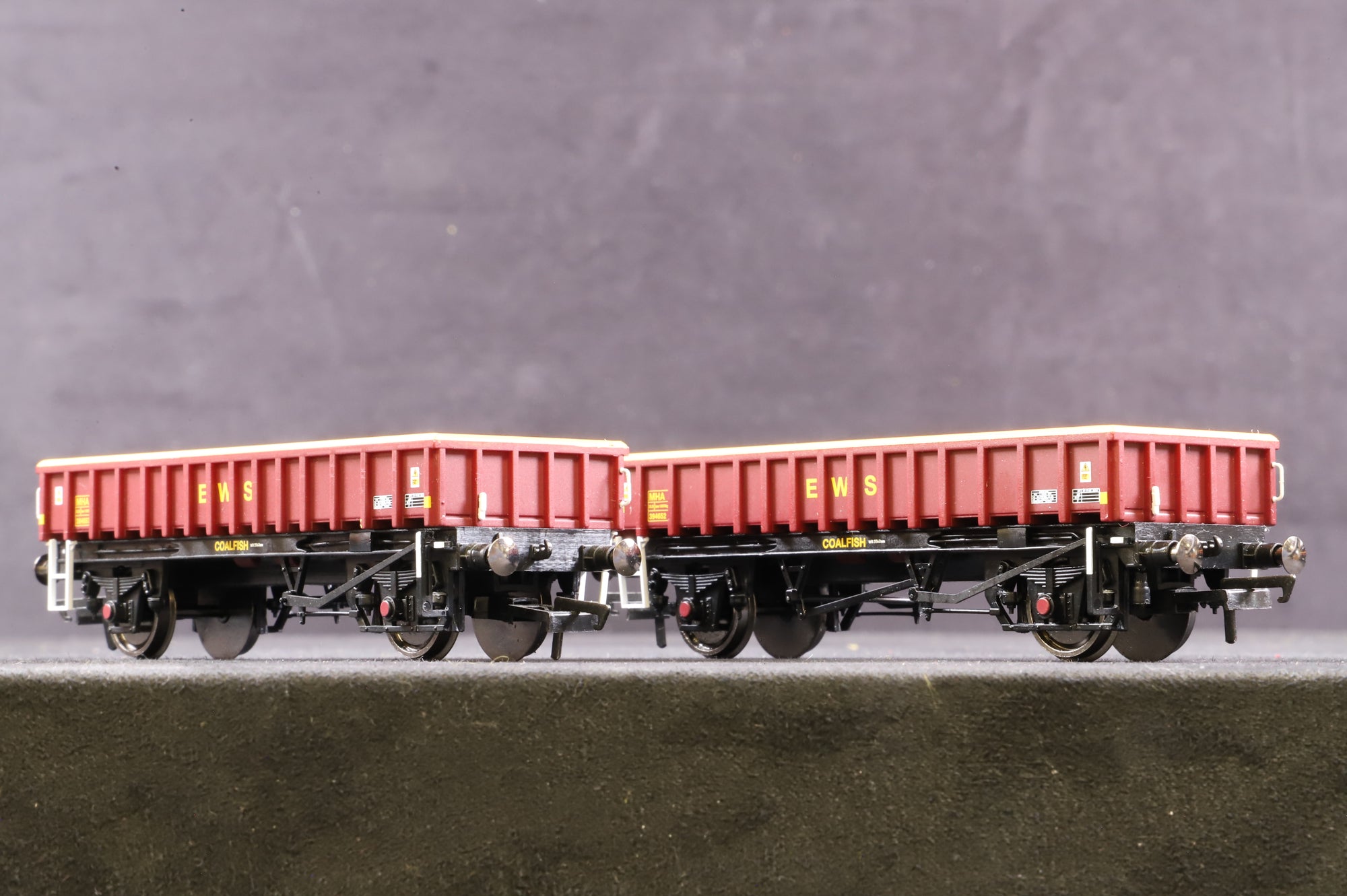 Hornby OO R3399 EWS Freight Train Pack W/Class 67 EWS & 5 MHA Open Wagons