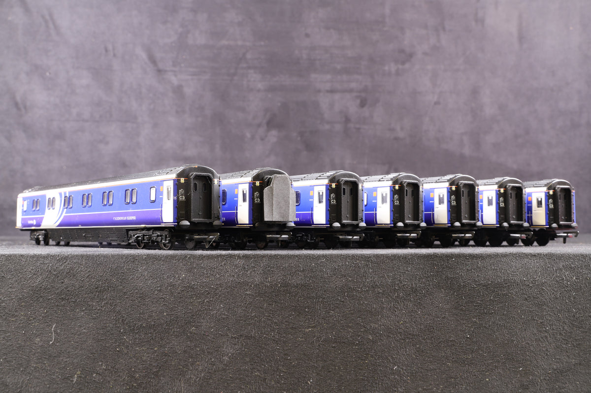 Hornby OO Rake Of 7 Caledonian Sleeper Coaches