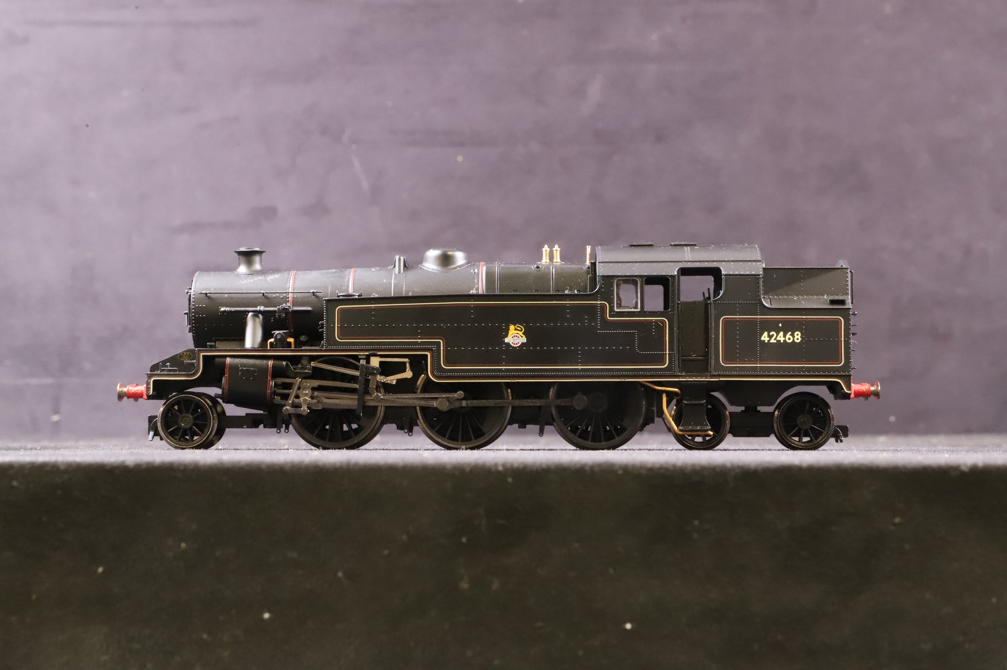 Hornby OO Class 4P '42468' BR Lined Black E/C