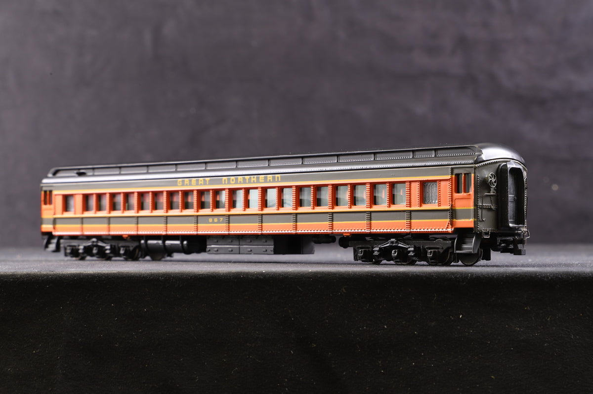 Spectrum HO Rake of 7 Great Northern Coaches, Inc. 89031, 32, 33, 34, 35, 36 &amp; 37