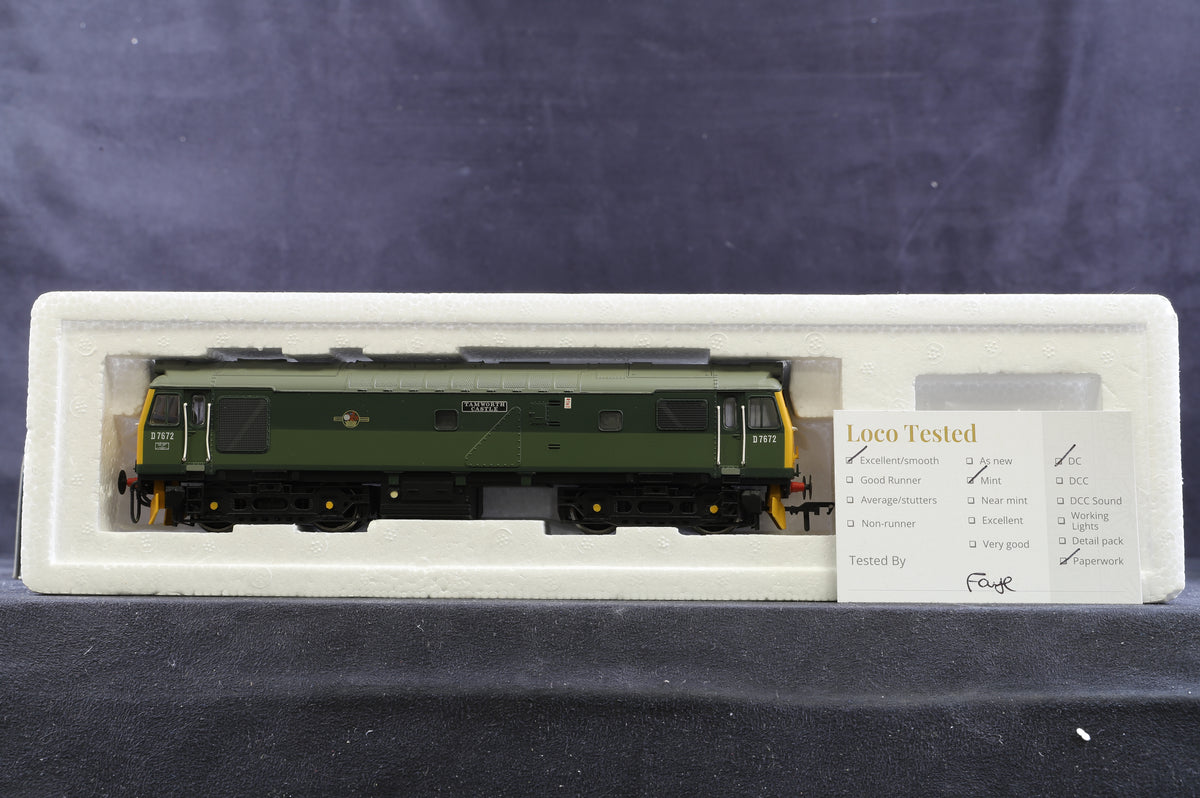 Bachmann OO 32-402 Class 25/3 Bo-Bo D7672 Two Tone Green &#39;Tamworth Castle&#39;