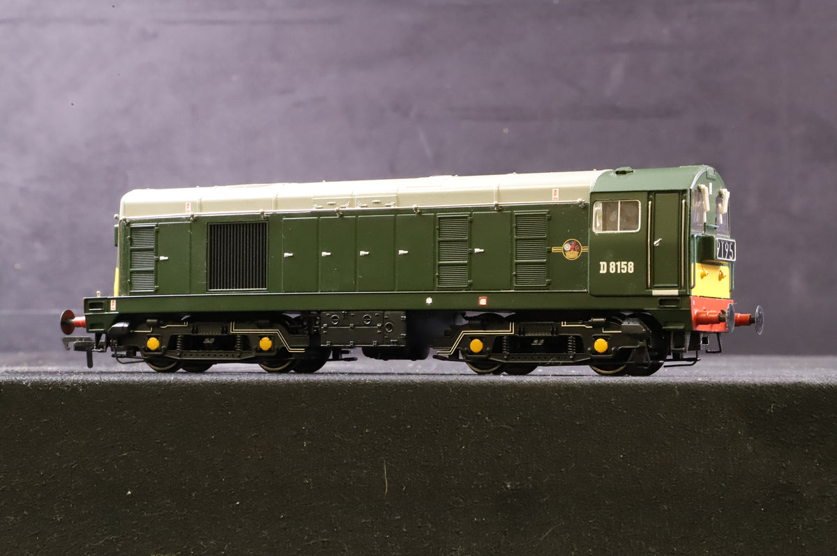 Bachmann OO 32-033DS Class 20 D8158 in BR Green w/ Small Yellow Panels &amp; Head Code Boxes - DCC Sound