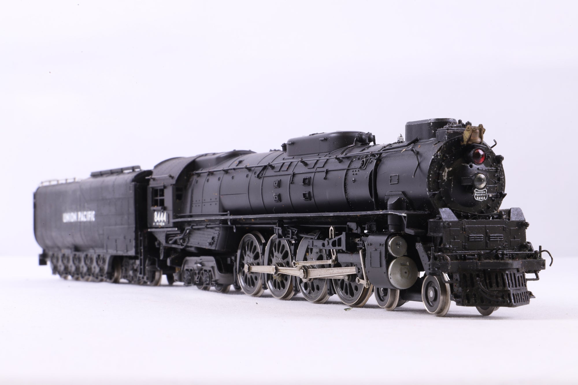Rivarossi HO 1528 4-8-4 Union Pacific Steam Locomotive '8444'