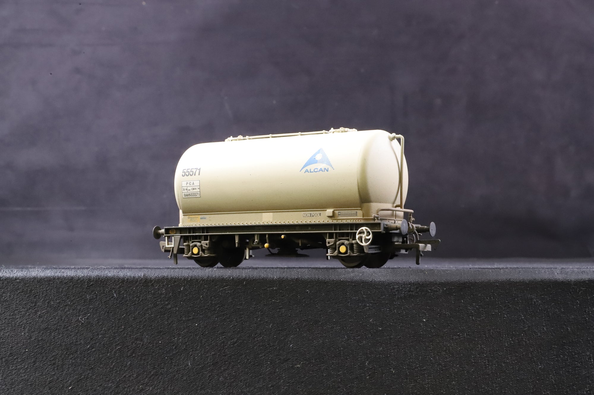 Bachmann OO Rake of 6 PCA Metalair Grey Wagons, Weathered, 38-652x5 & 651