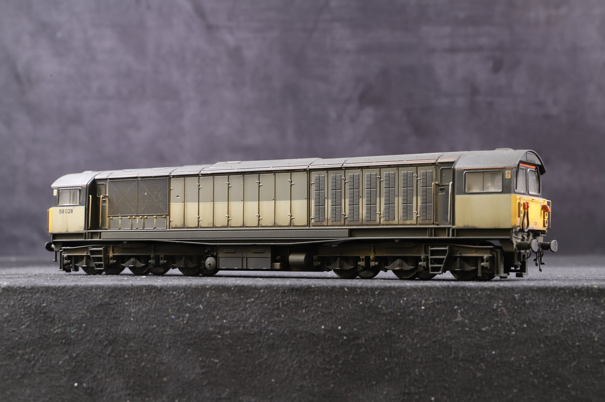 Heljan OO 5826 Class 58 &#39;58028&#39; Triple Grey, Olivias Trains, Professionally Weathered