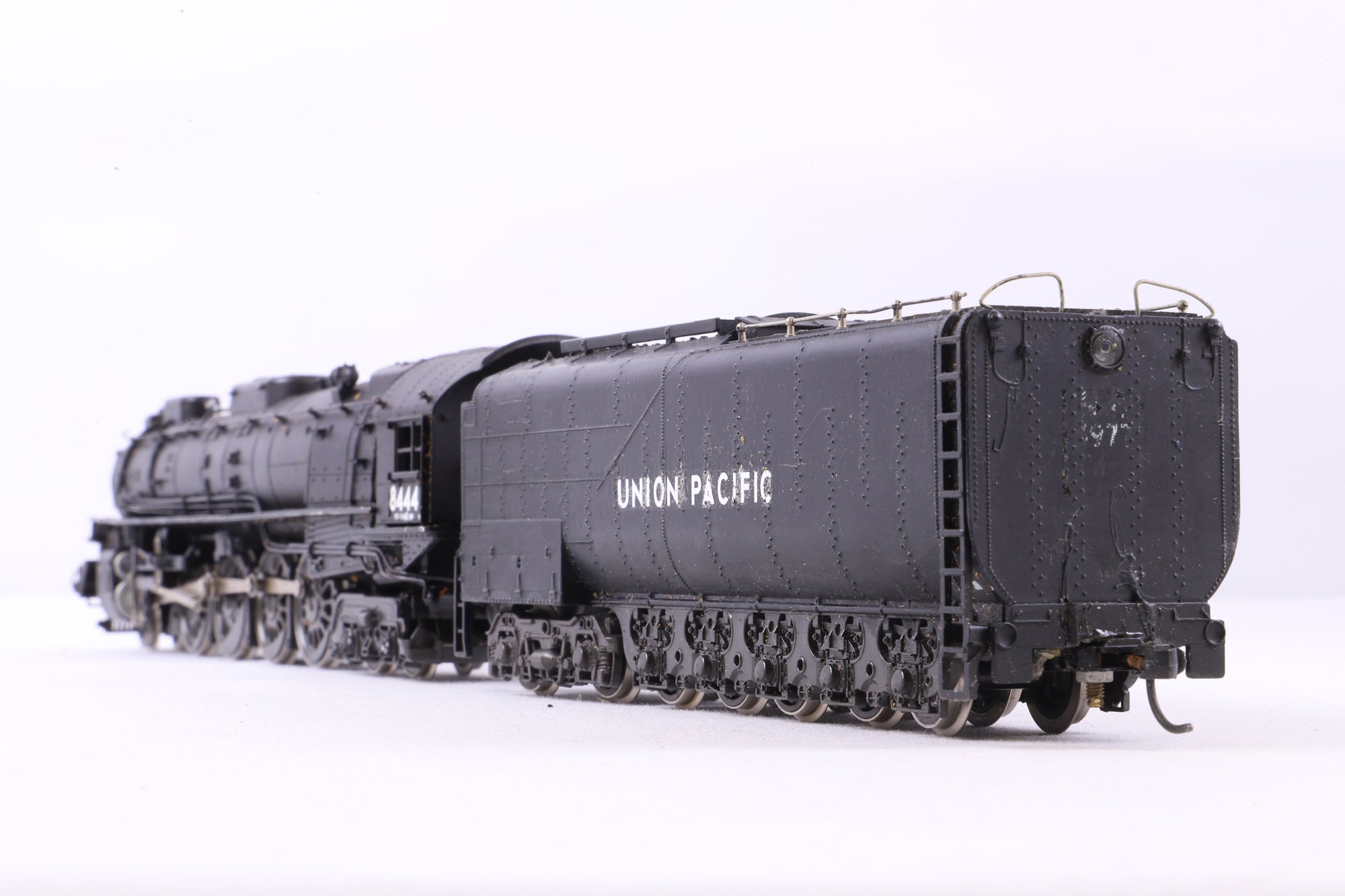 Rivarossi HO 1528 4-8-4 Union Pacific Steam Locomotive '8444'