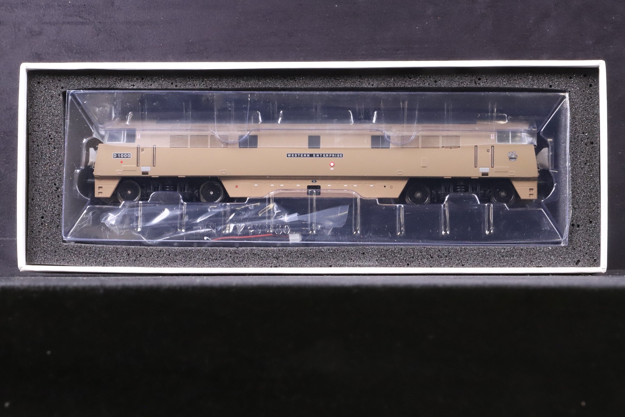 Heljan OO 5213 Class 52 Diesel 'D1000' 'Western Enterprise' Desert Sand Small Yellow Panels