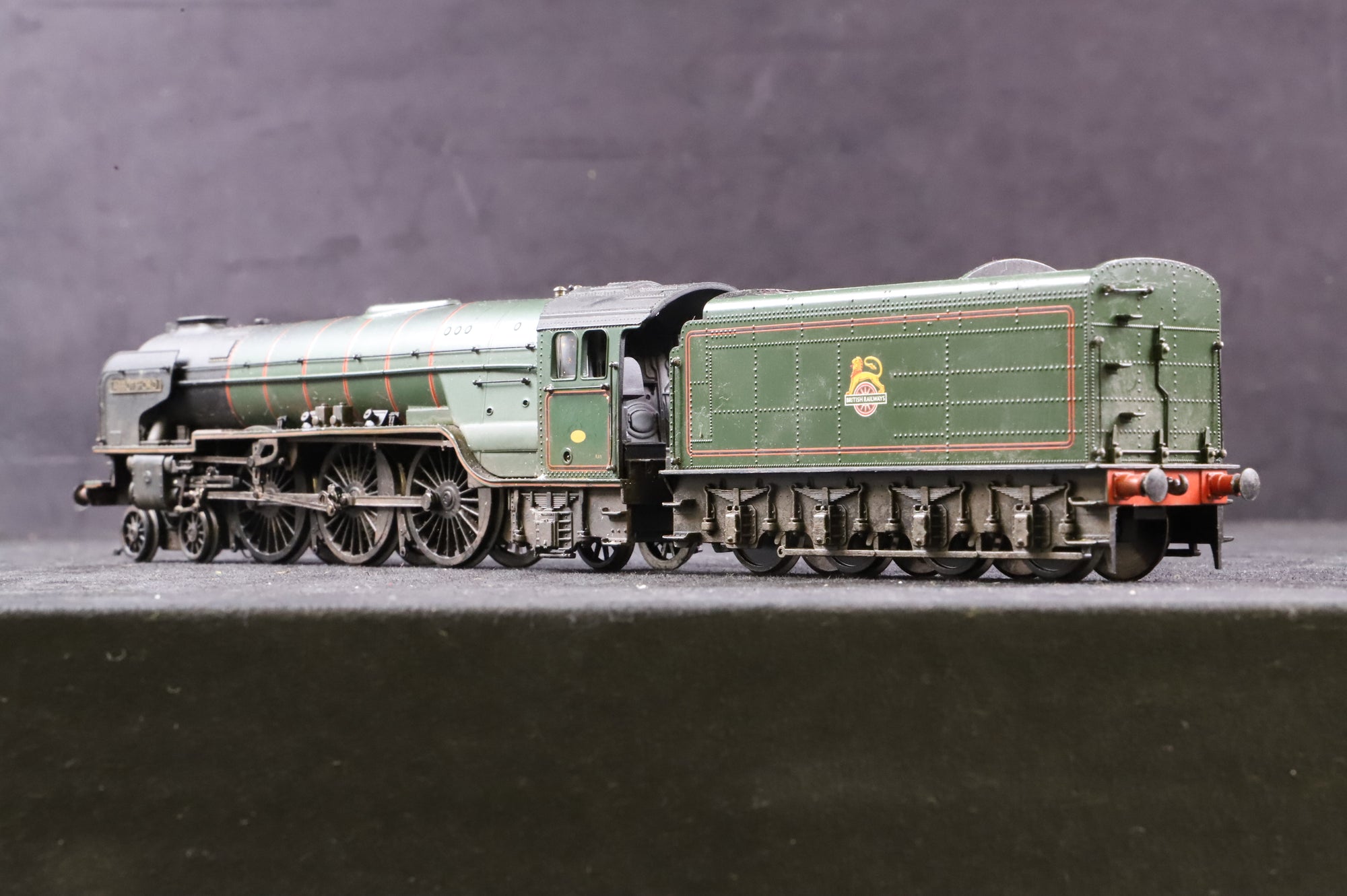 WORKSHOP Bachmann OO 32-557 Class A1 '60141' 'Abbotsford' BR Green Weathered