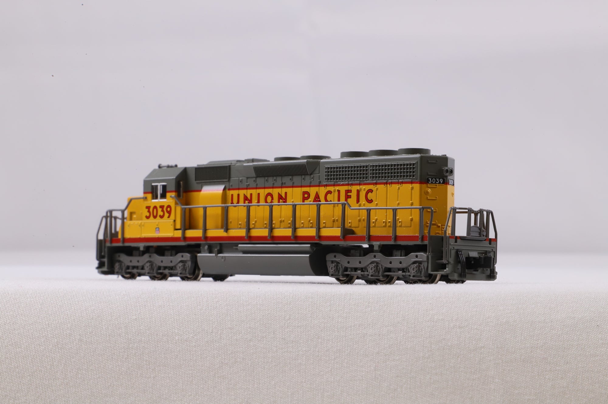 Kato N 176-2103 SD40 UP '3039' Diesel Locomotive