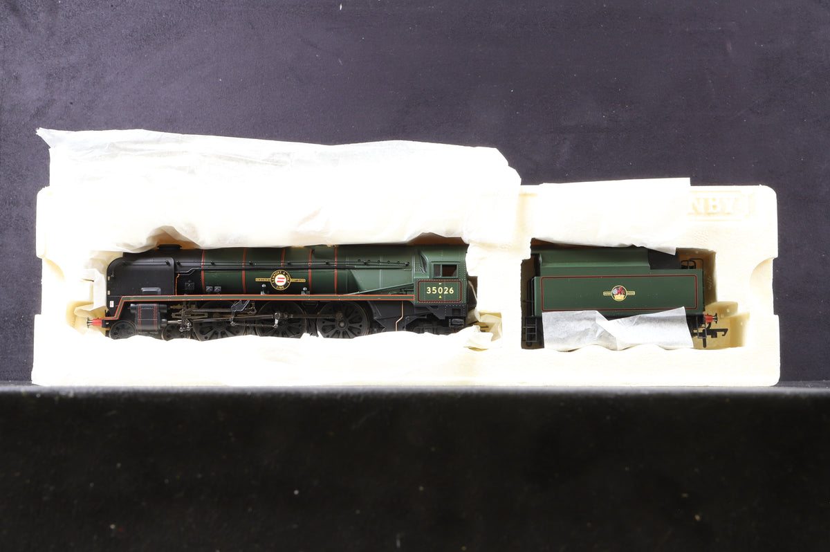 Hornby OO R2967 Merchant Navy Class 4-6-2 &#39;35026&#39; &#39;Lamport &amp; Holt Line&#39; BR Lined Green L/C