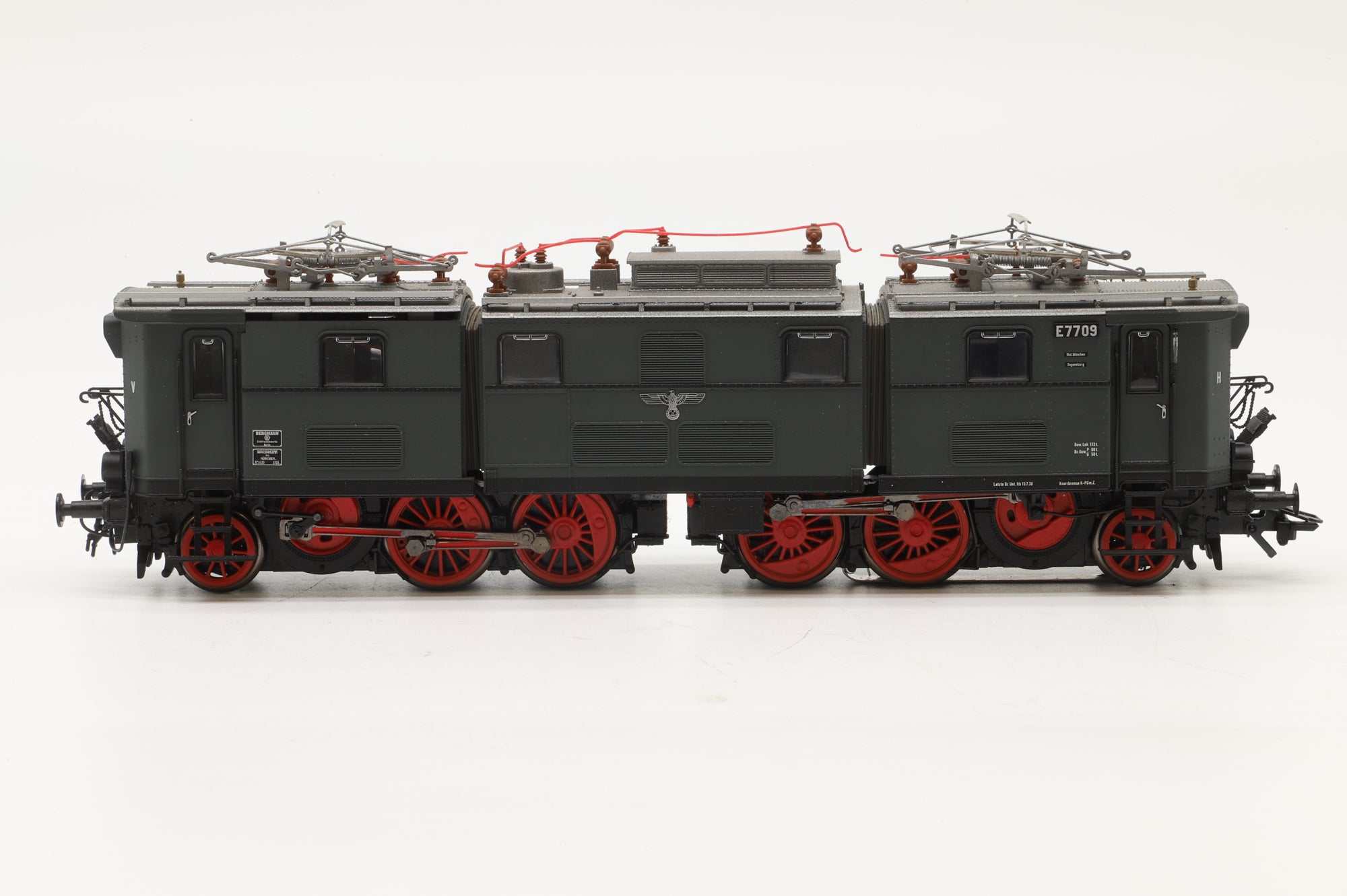 Brawa HO 43031 E 77 '77 09' Electric Locomotive DCC Fitted 3 Rail