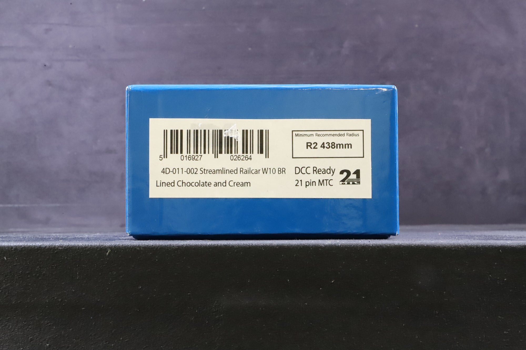 Dapol OO 4D-011-002 Streamlined Rail Car 'W10' BR Lined Chocolate & Cream DCC Sound