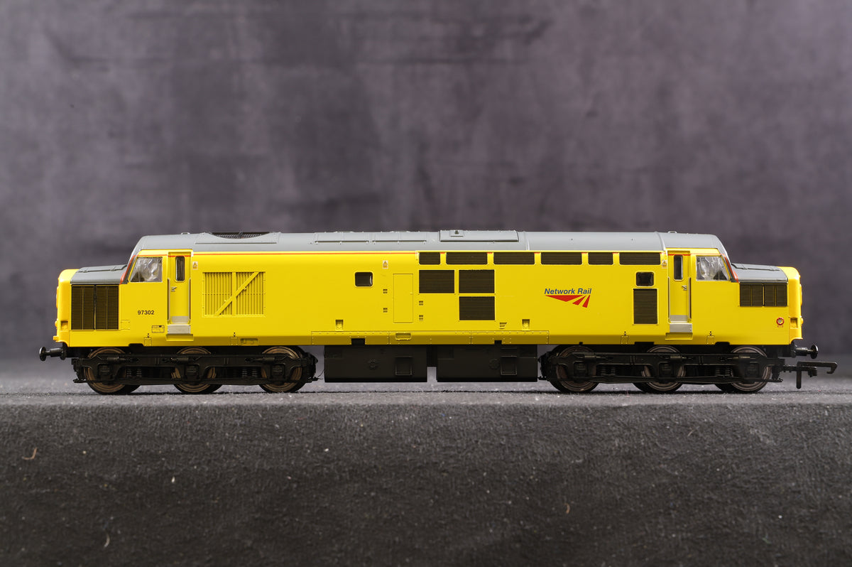 Vitrains OO V2031 Class 97/3 double pack 97302 &amp; 97304 &#39;John Tiley&#39; in Network Rail Yellow livery