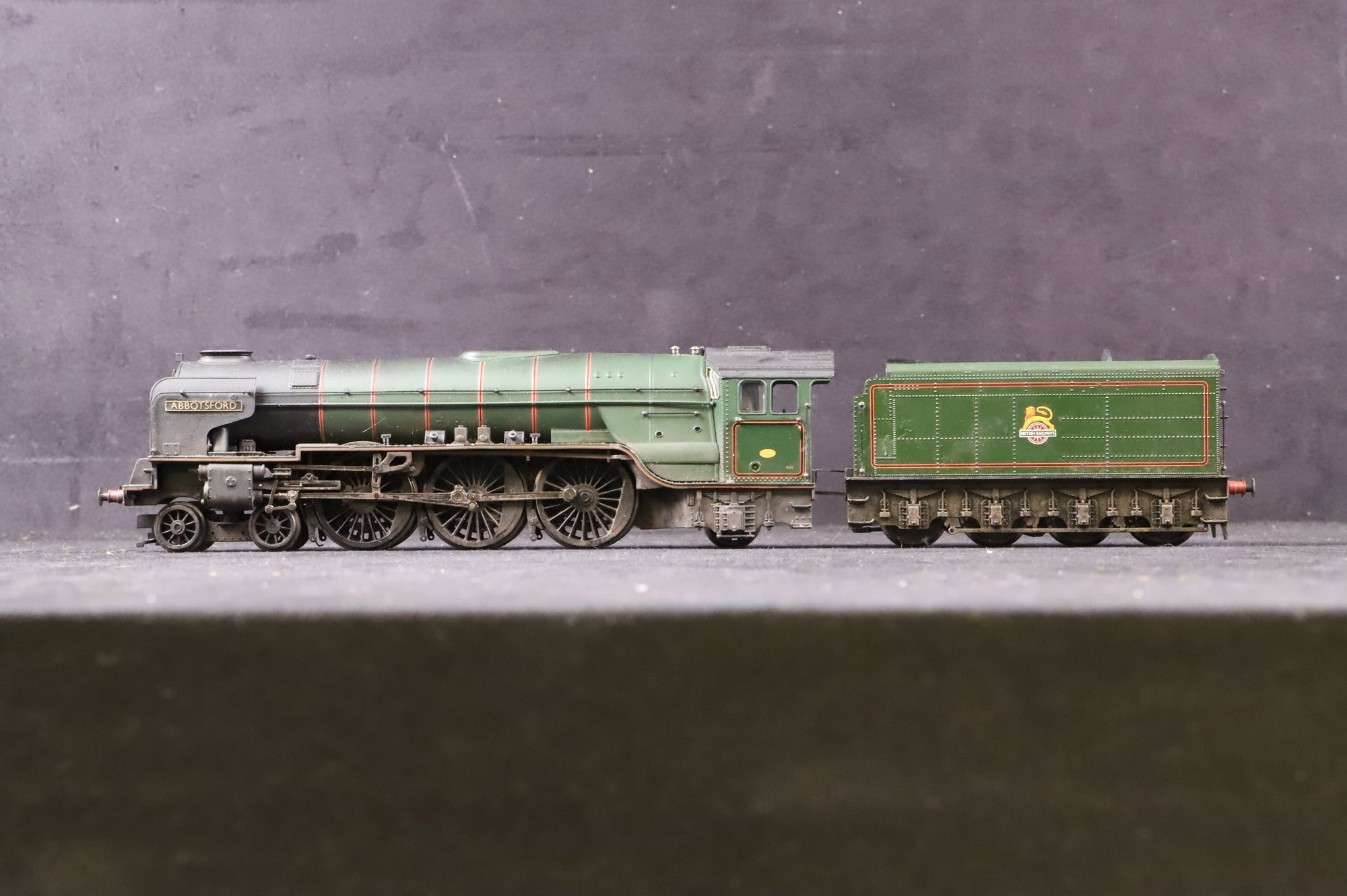 WORKSHOP Bachmann OO 32-557 Class A1 '60141' 'Abbotsford' BR Green Weathered