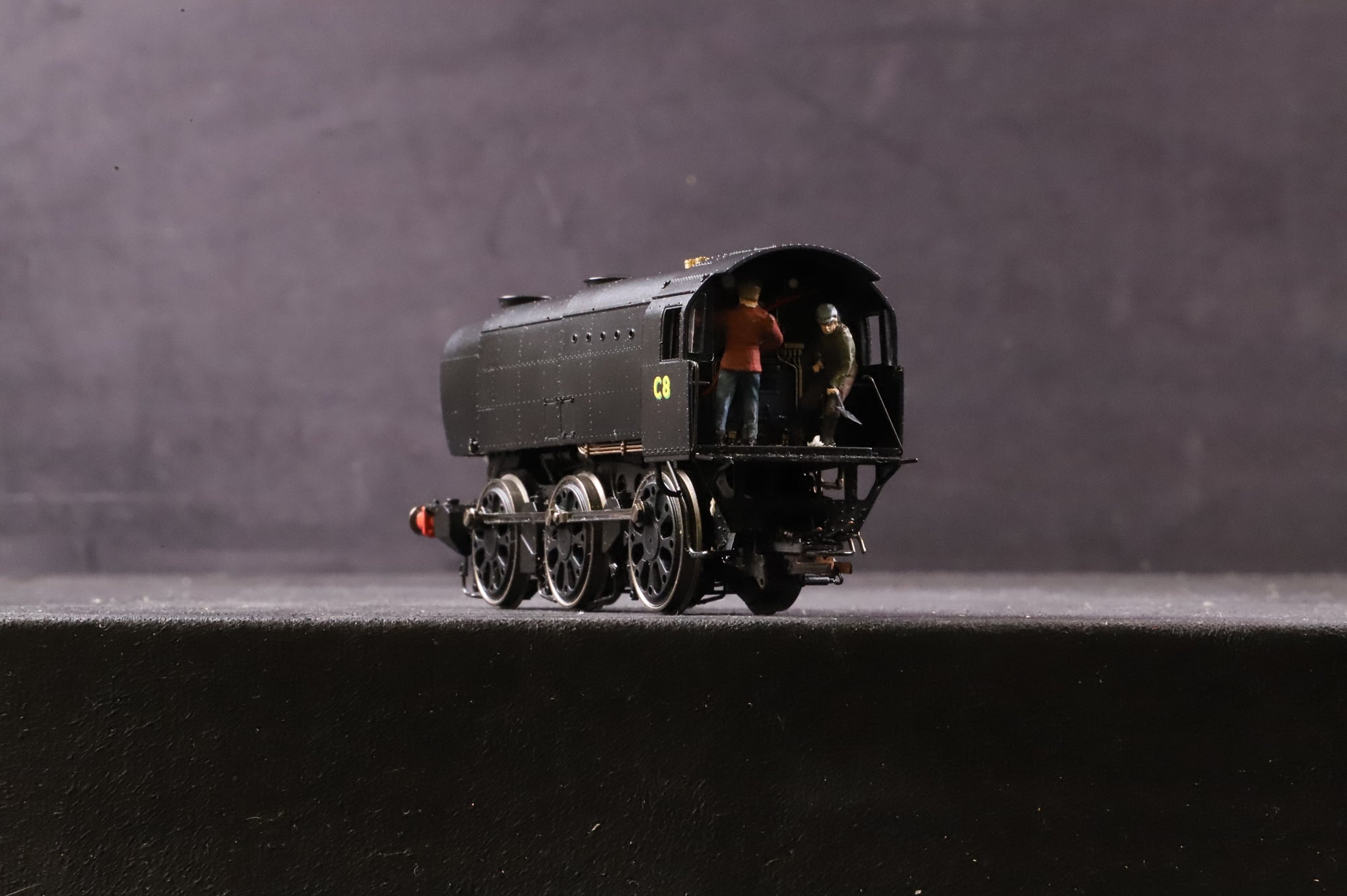 WORKSHOP Hornby OO R2343 Class Q1 No.C8 in SR Black w/ Sunshine Lettering