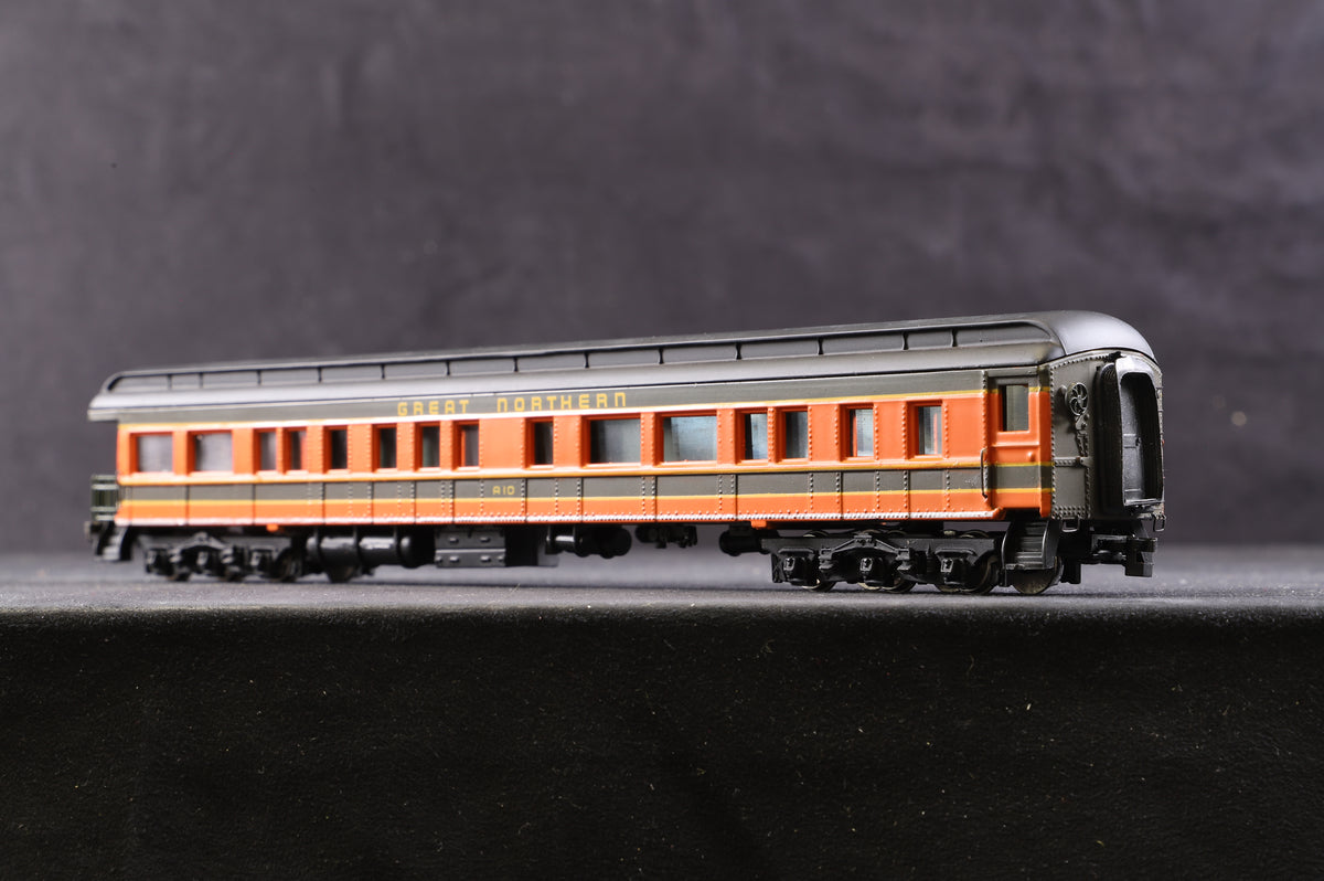 Spectrum HO Rake of 7 Great Northern Coaches, Inc. 89031, 32, 33, 34, 35, 36 &amp; 37