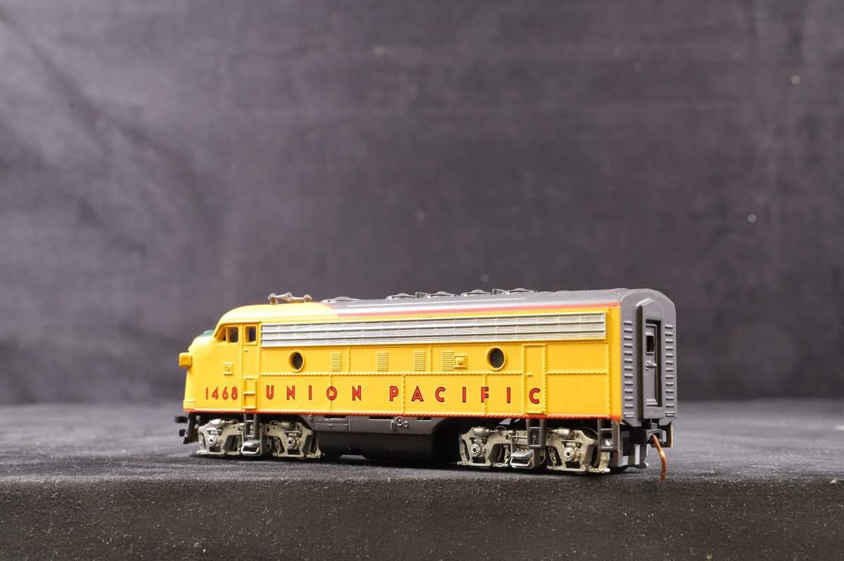 Bachmann Plus HO 31203/ 31205 EMD F7A &amp; B UP 1468