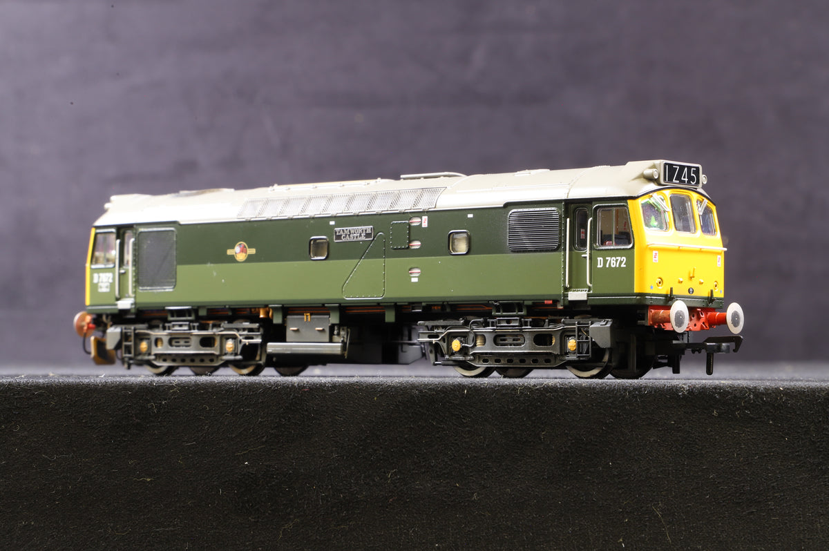 Bachmann OO 32-334SFX Class 25/3 D7672 &#39;Tamworth Castle&#39; in BR Two-Tone Green w/ Full Yellow Ends - DCC Sound &amp; Lightly Weathered