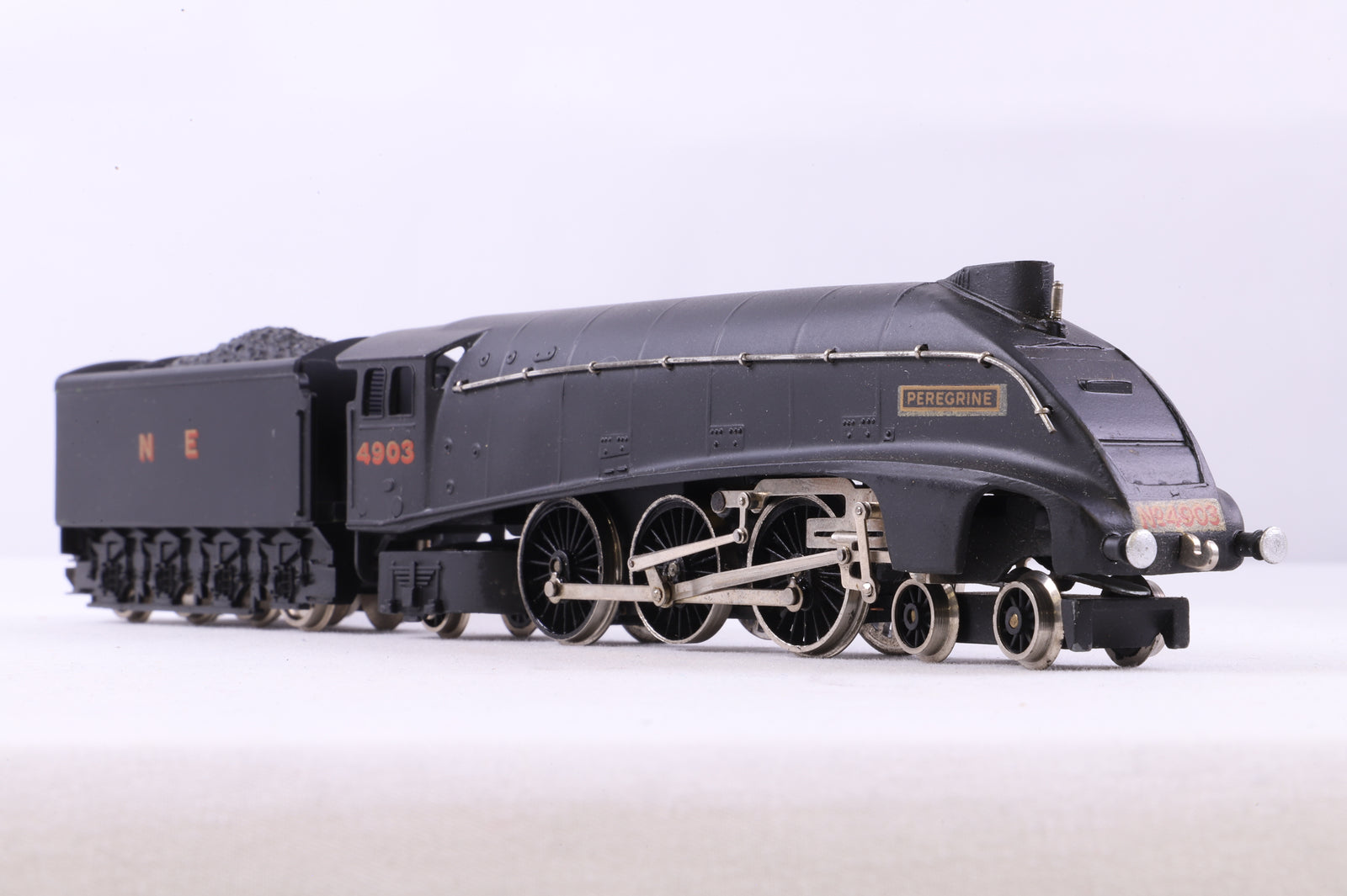 Wrenn OO W2213 Class A4 'Peregrine' NE Black