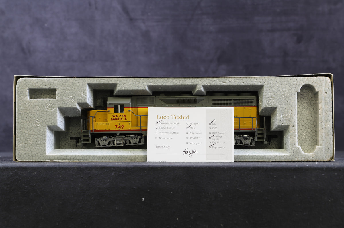 Kato HO 37-04F EMD GP35 Diesel Locomotive Union Pacific &#39;749&#39; &#39;We Can Handle It&#39;