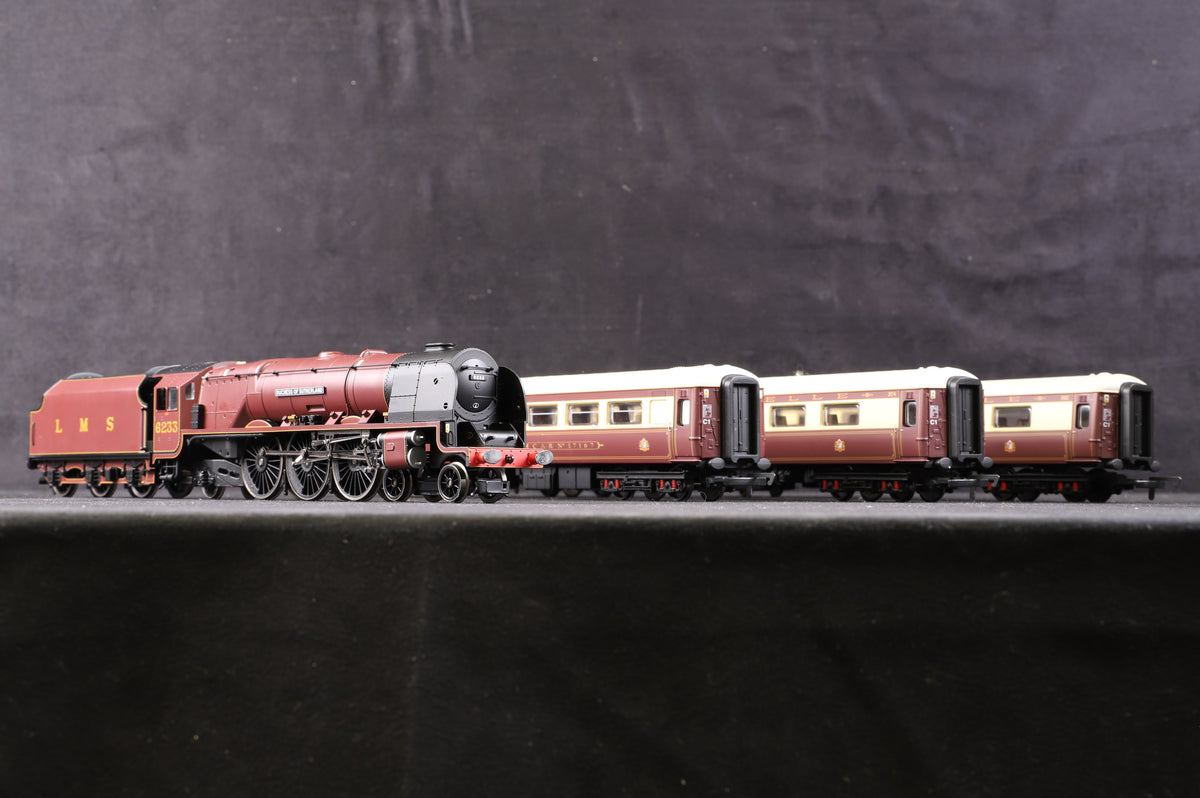 Hornby OO Duchess Class &#39;46233&#39; &#39;Duchess of Sutherland&#39; &amp; 3 x Northern Belle Coaches