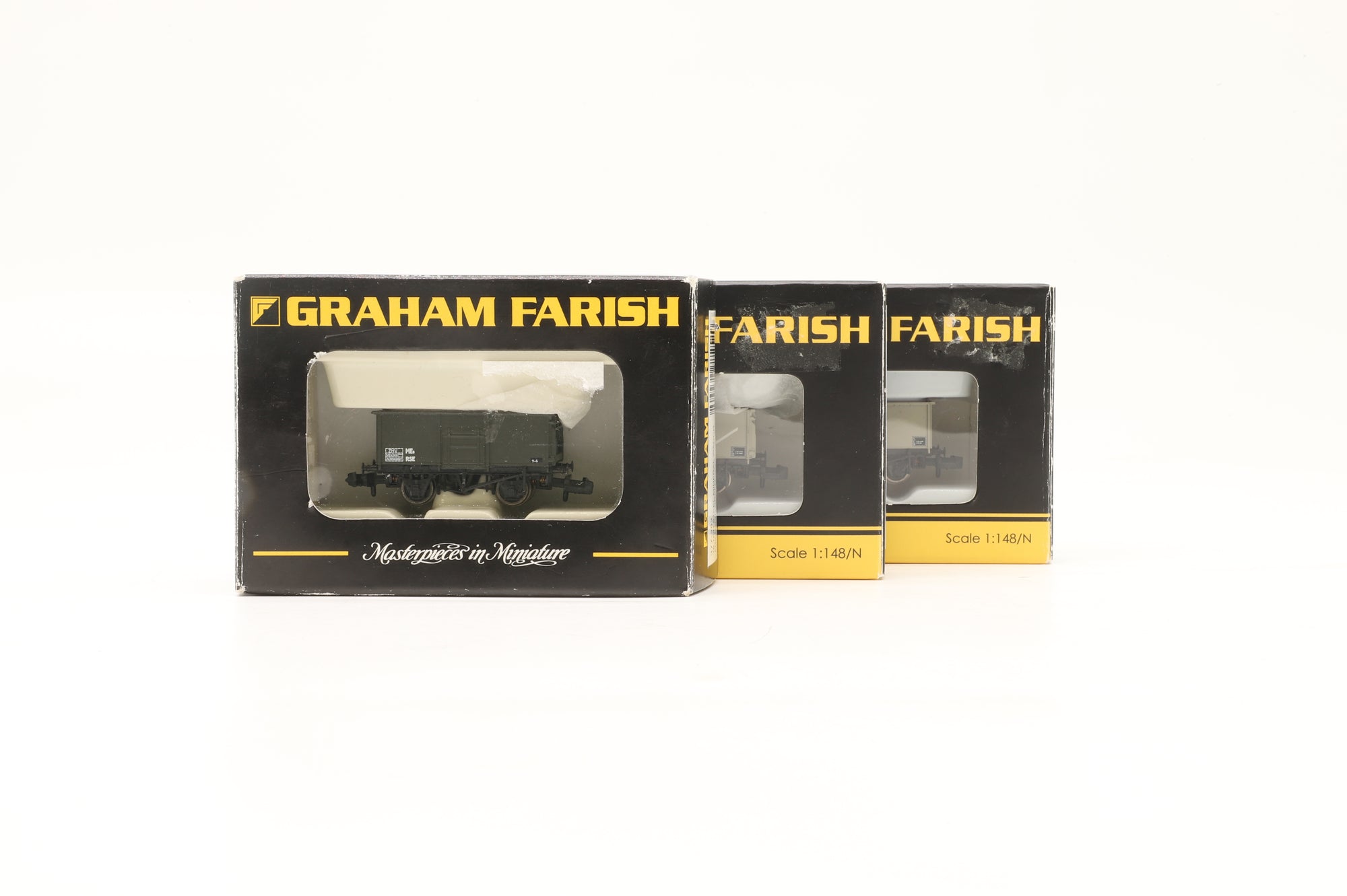 Graham Farish N Rake Of 3 16 Ton Mineral Wagons Inc. 377-251Ax2 & 377-252