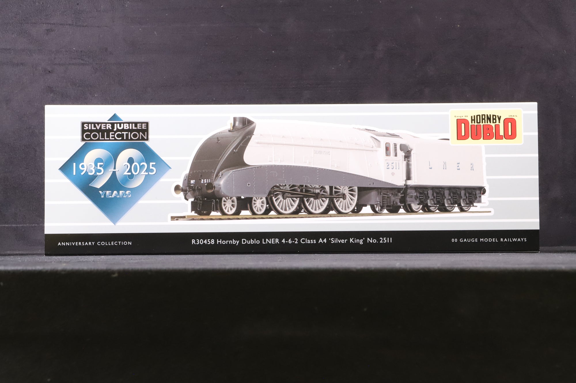 Hornby Dublo OO R30458 '2511' 'Silver King' LNER Grey