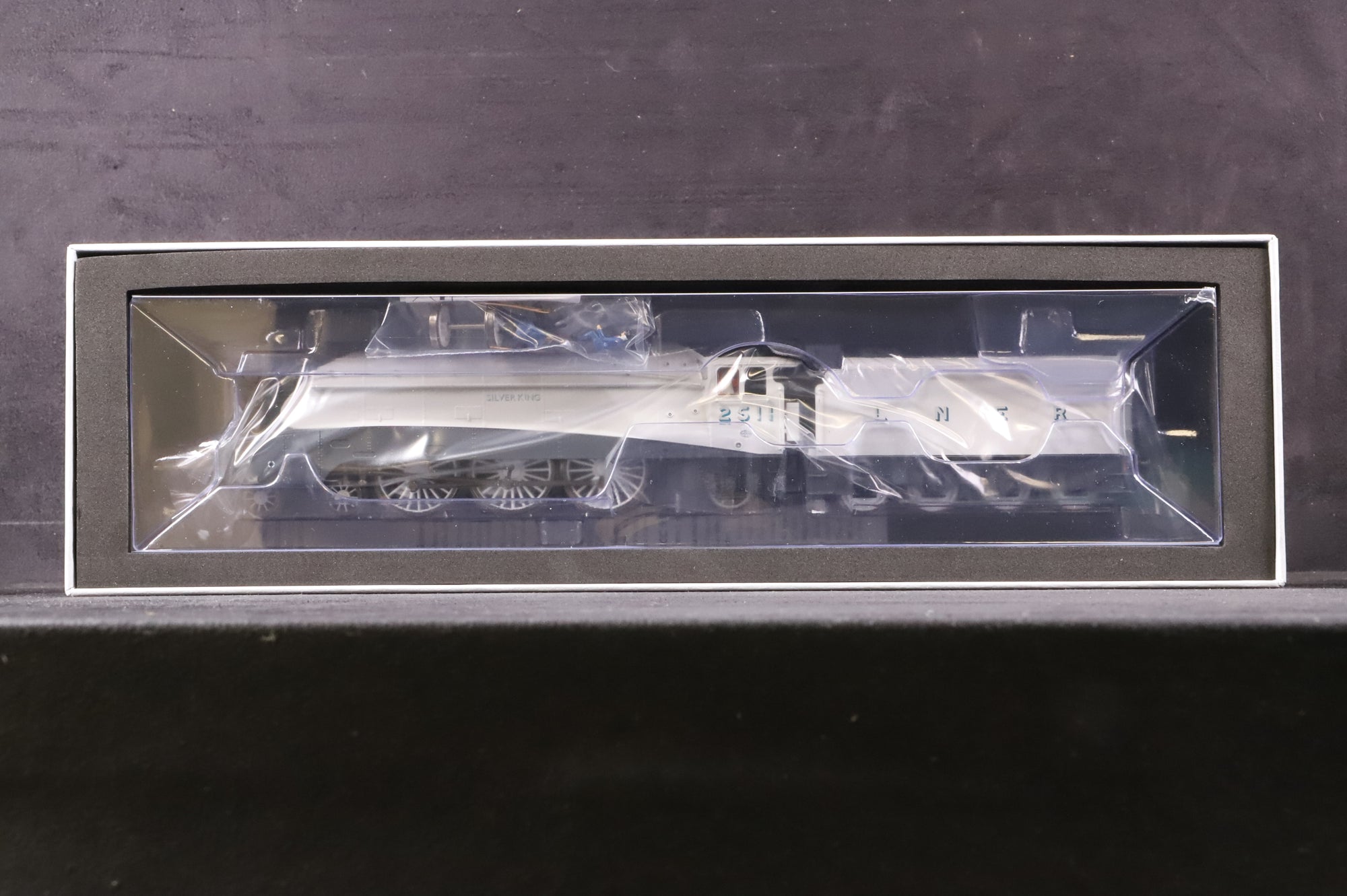 Hornby Dublo OO R30458 '2511' 'Silver King' LNER Grey