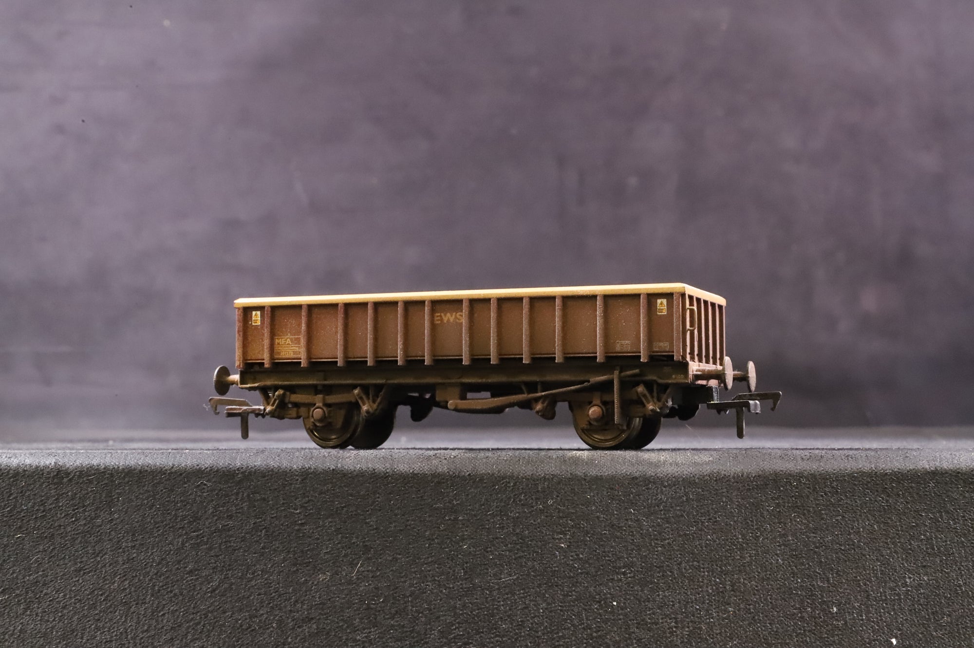 Bachmann OO Rake of 4 EWS MFA Open Box Mineral Wagons, Inc. 2 x 38-010B & 2 x38-013