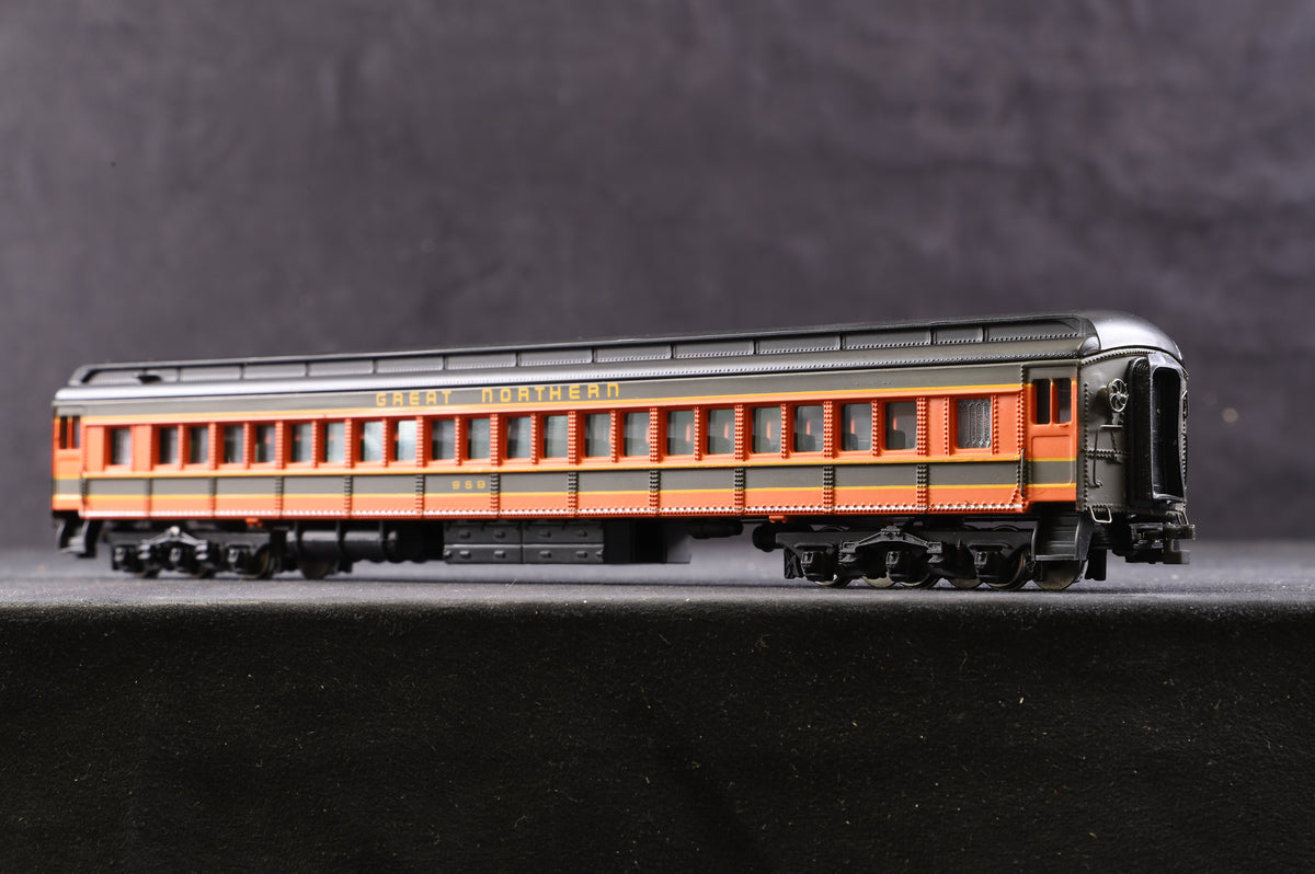 Spectrum HO Rake of 7 Great Northern Coaches, Inc. 89031, 32, 33, 34, 35, 36 &amp; 37