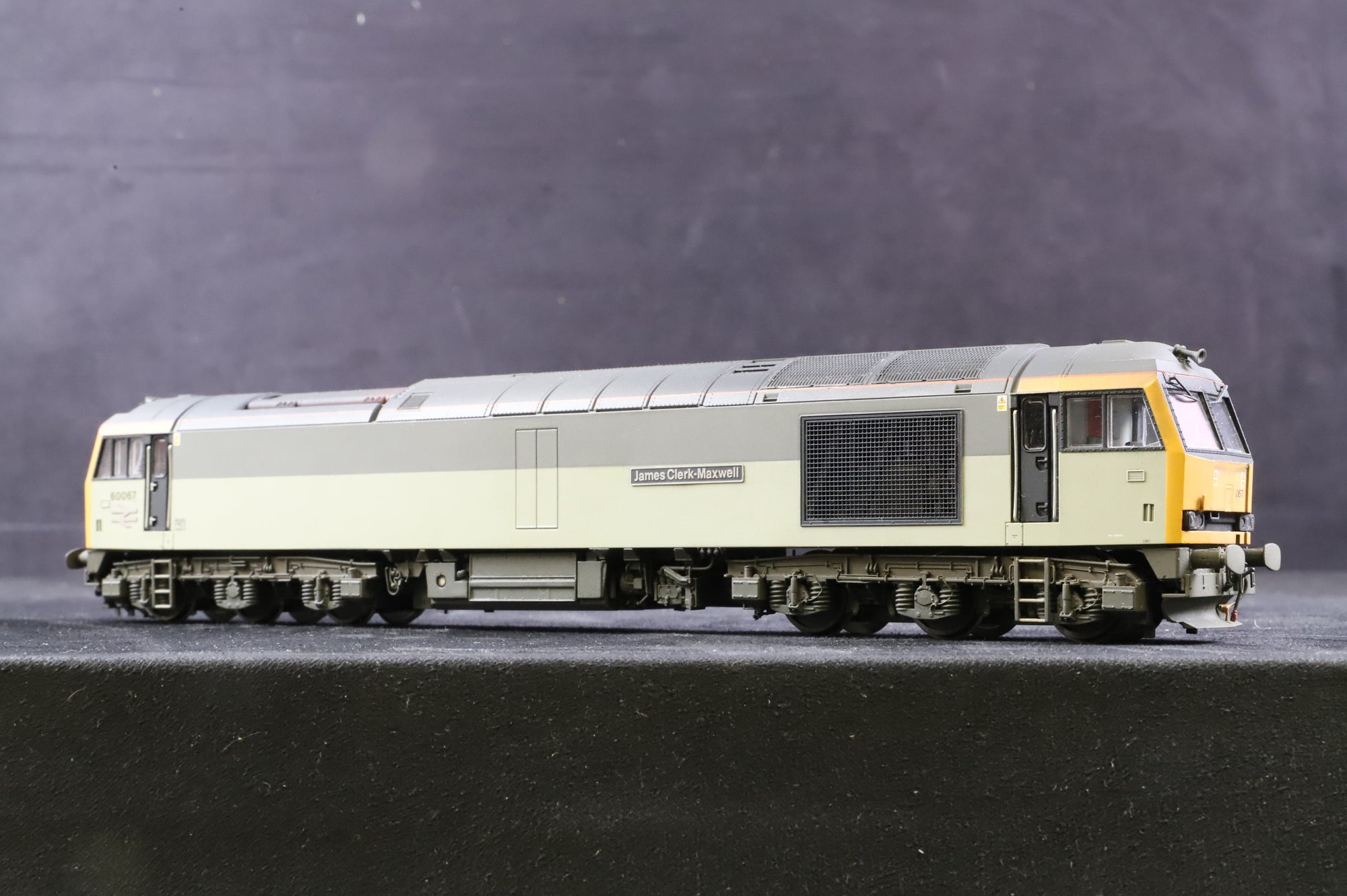 Hornby OO Class 60 60067 'James Clerk-Maxwell' in BR Railfreight Grey - Weathered