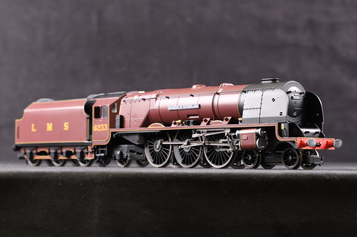 Hornby OO Duchess Class &#39;46233&#39; &#39;Duchess of Sutherland&#39; &amp; 3 x Northern Belle Coaches