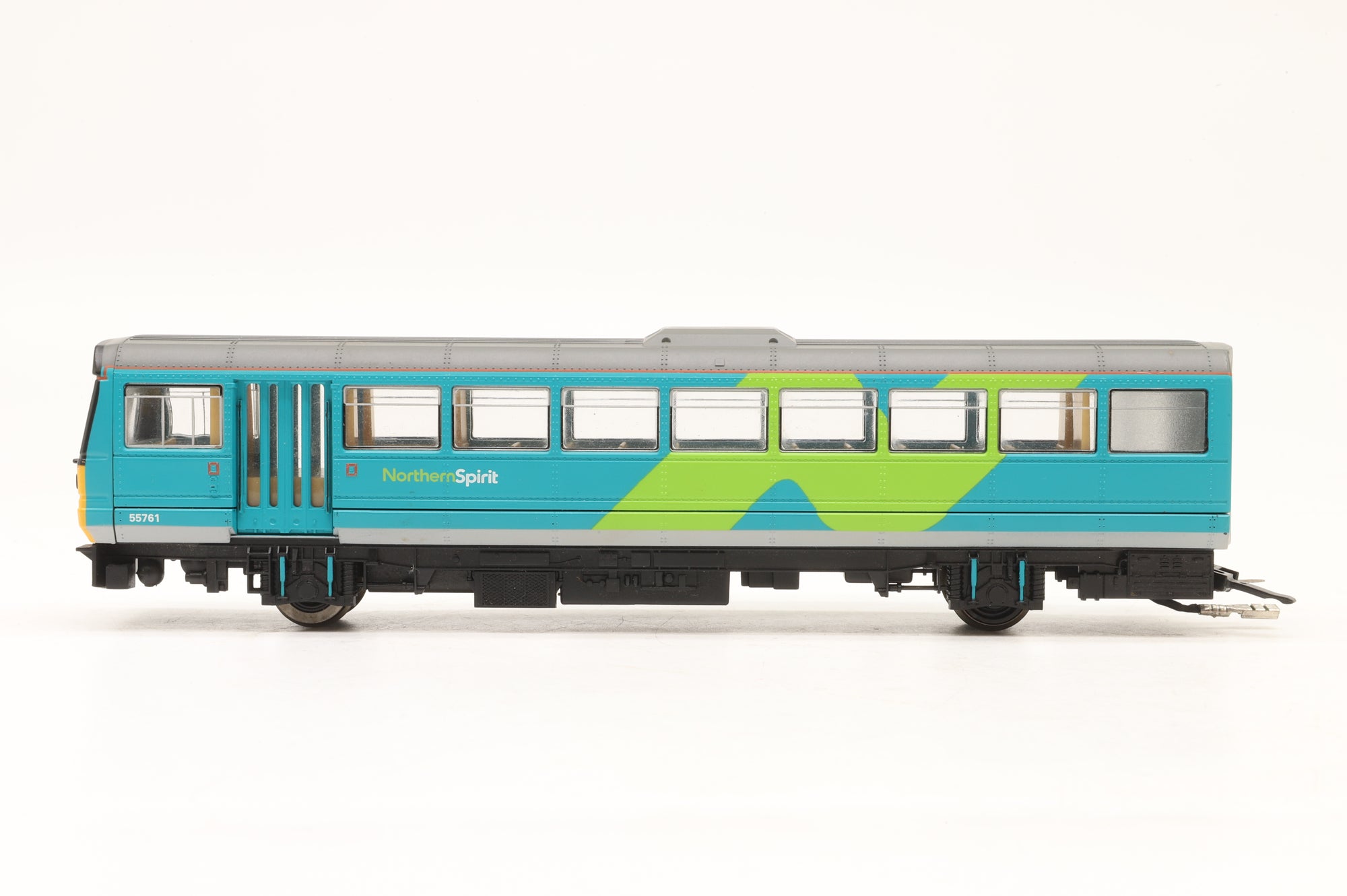 WORKSHOP Hornby OO Spirits of the North Class 47 Virgin Trains 'Pride of Shrewsbury' '47822' with 2 Mk 2d Coaches & 2-Car Class 142 Pacer Railbus Set '55724' & '55770'