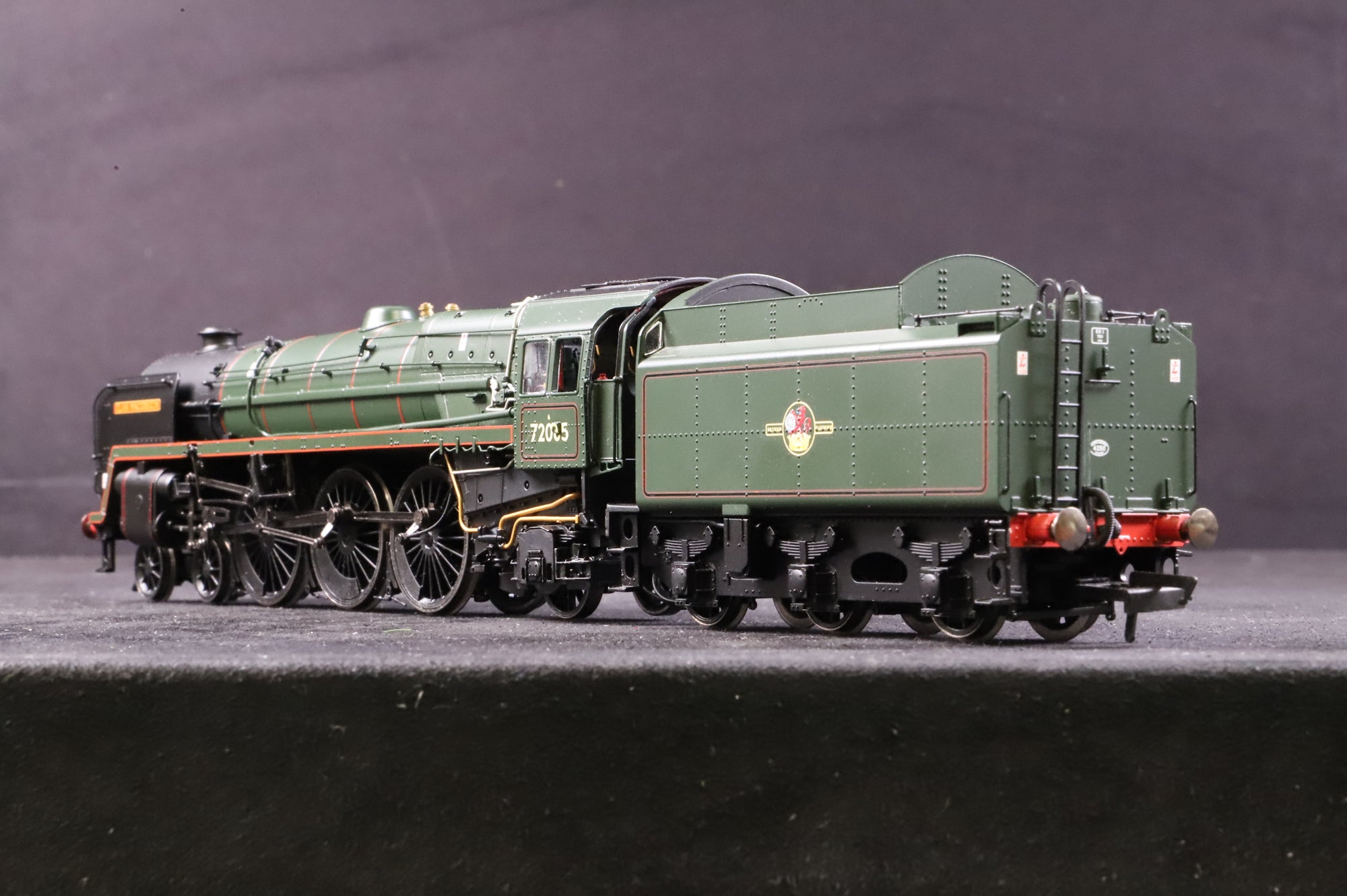 Hornby OO R2925 Clan Class '72005' 'Clan Macgregor' BR Lined Green L/C