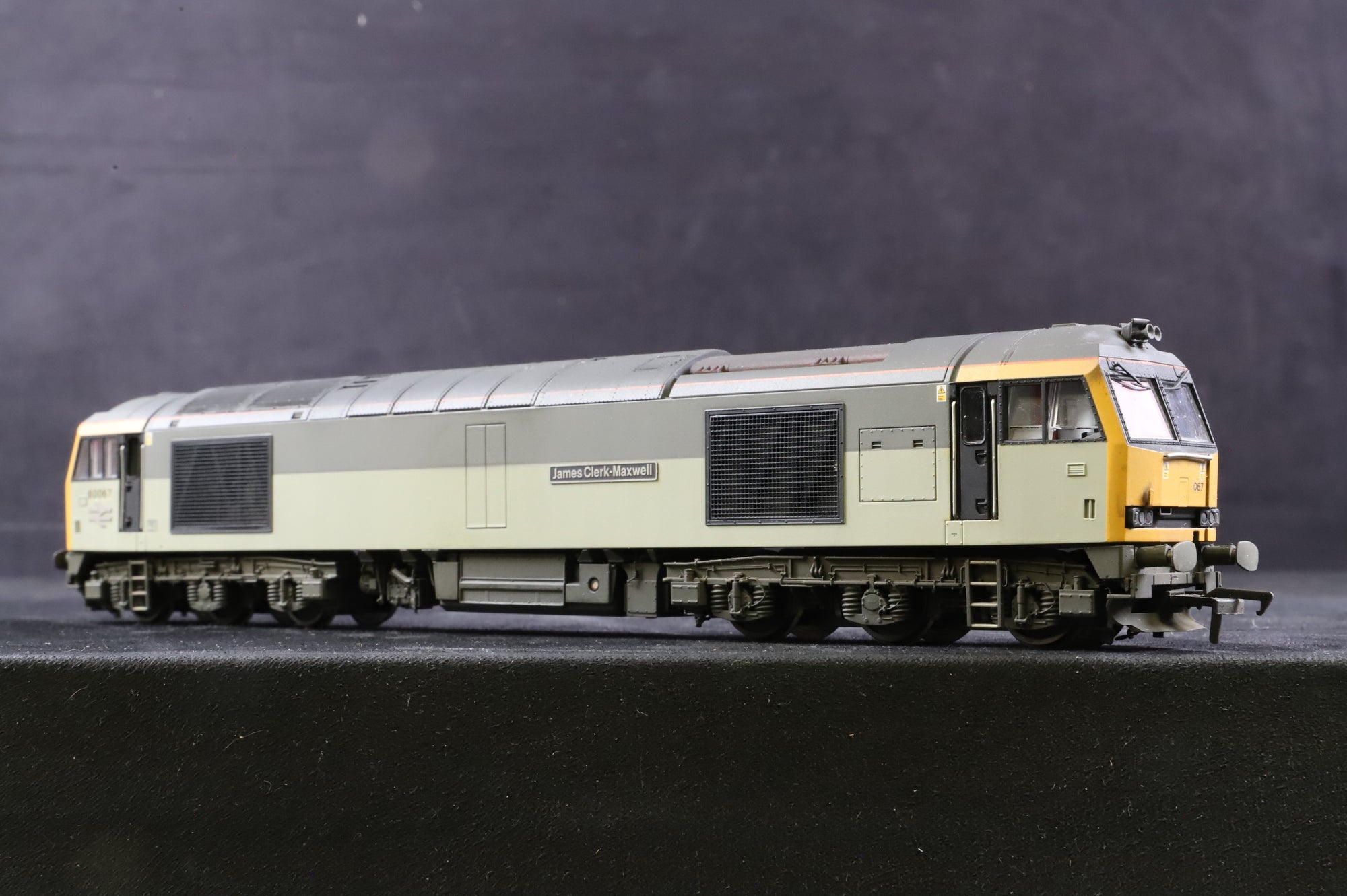 Hornby OO Class 60 60067 'James Clerk-Maxwell' in BR Railfreight Grey - Weathered