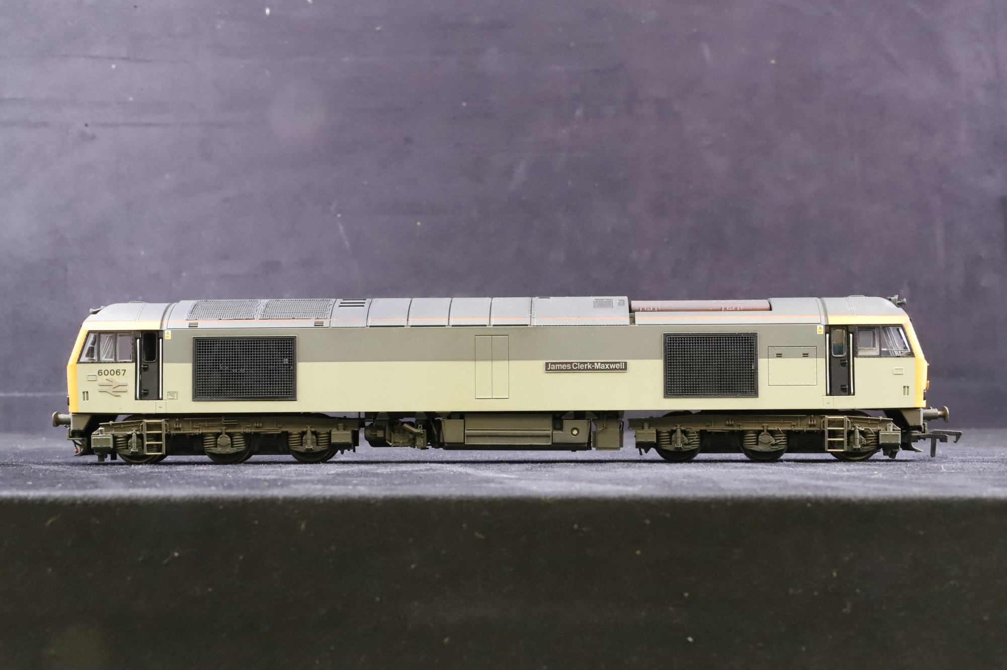 Hornby OO Class 60 60067 'James Clerk-Maxwell' in BR Railfreight Grey - Weathered