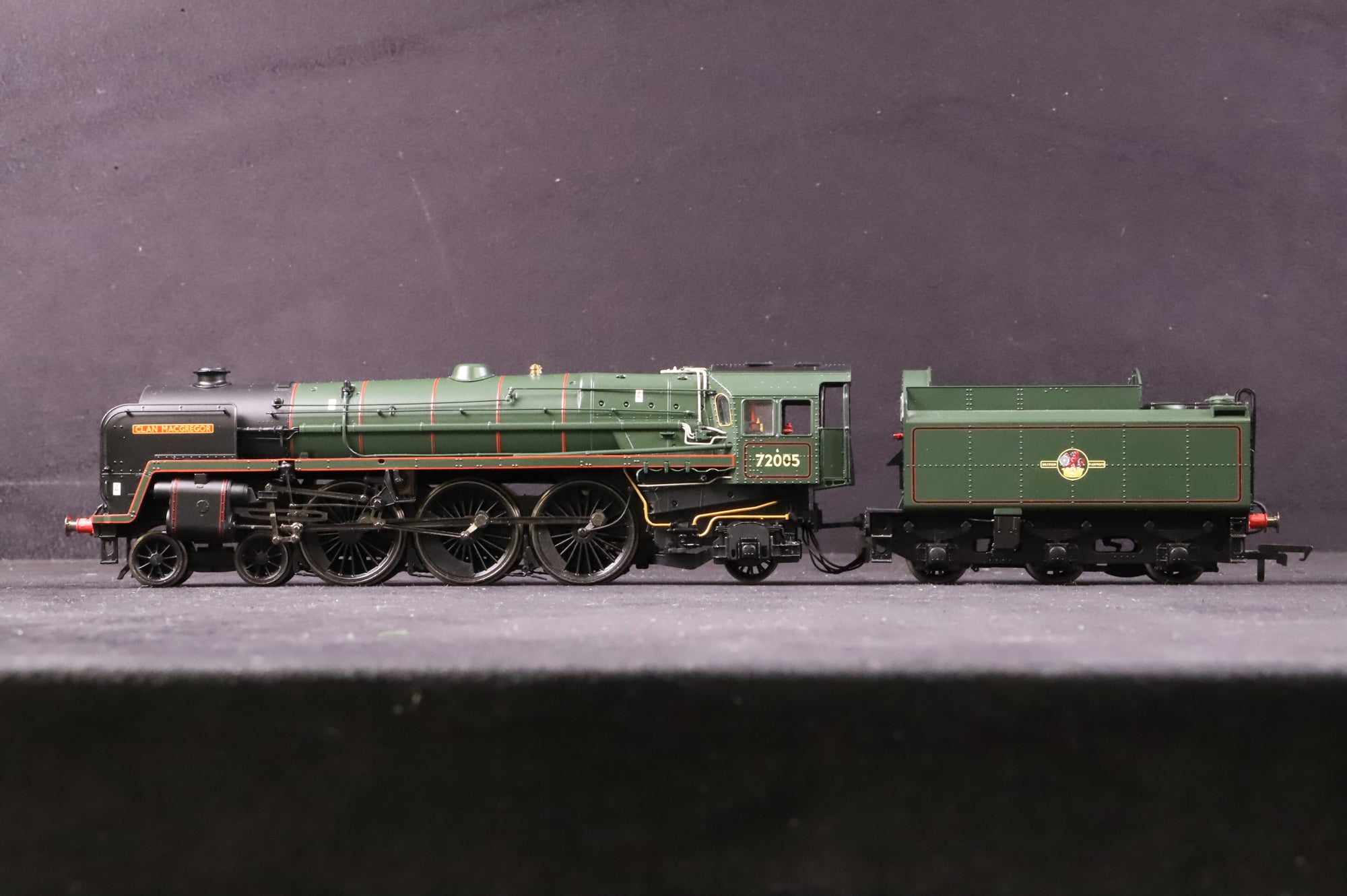 Hornby OO R2925 Clan Class '72005' 'Clan Macgregor' BR Lined Green L/C