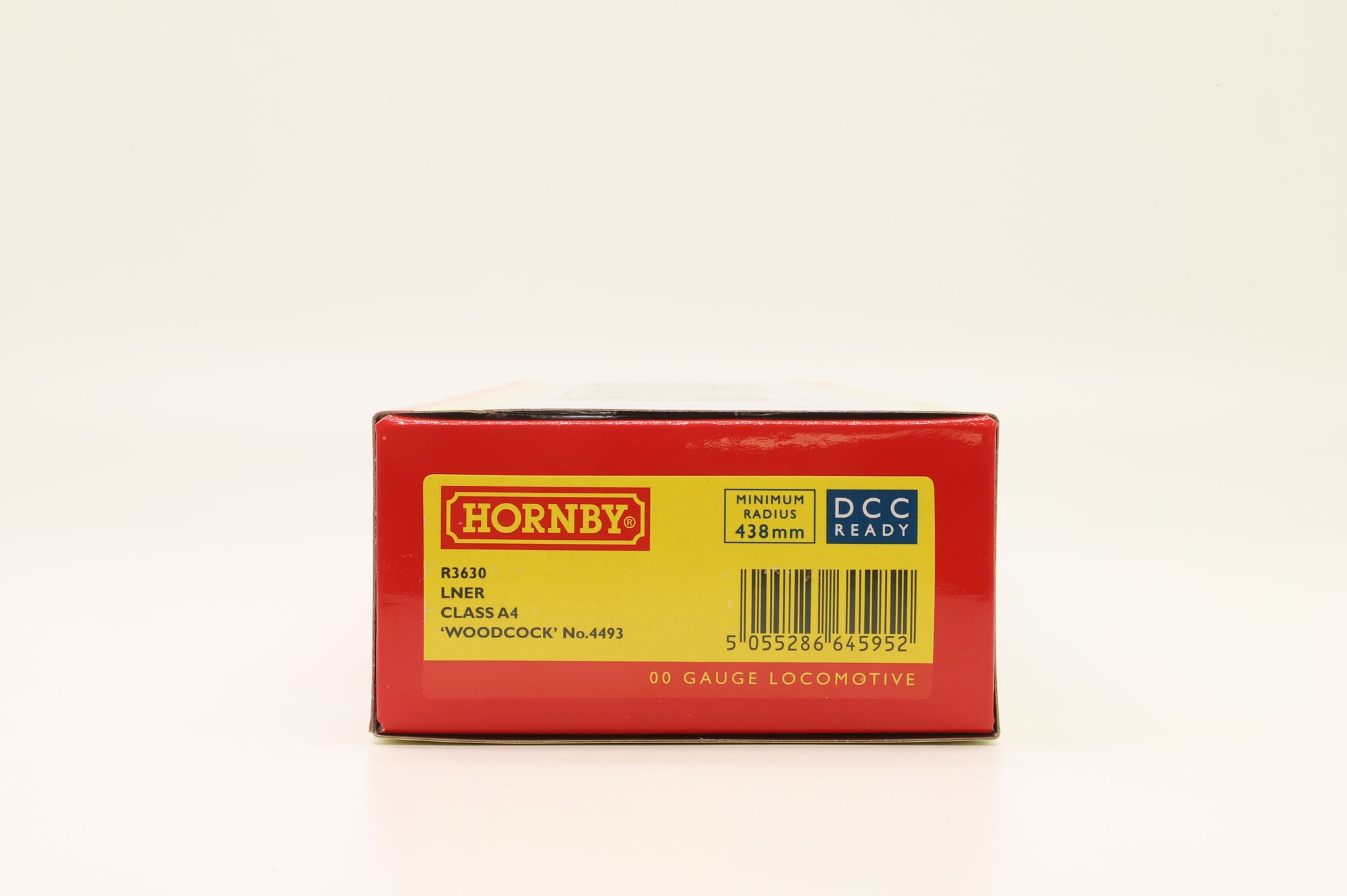 Hornby OO R3630 Class A4 '4493' 'Woodcock' LNER Apple Green
