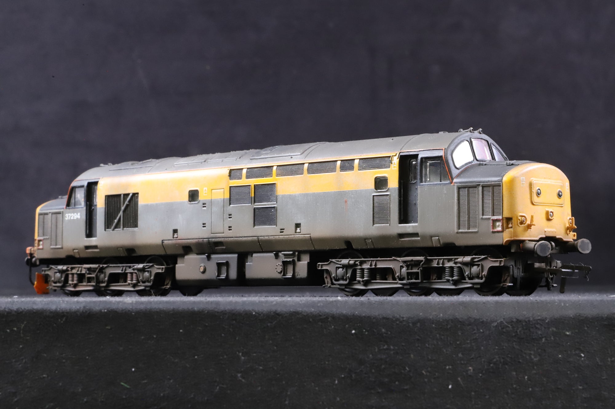 WORKSHOP Bachmann OO Class 37 37294 in BR Engineers Dutch - Weathered