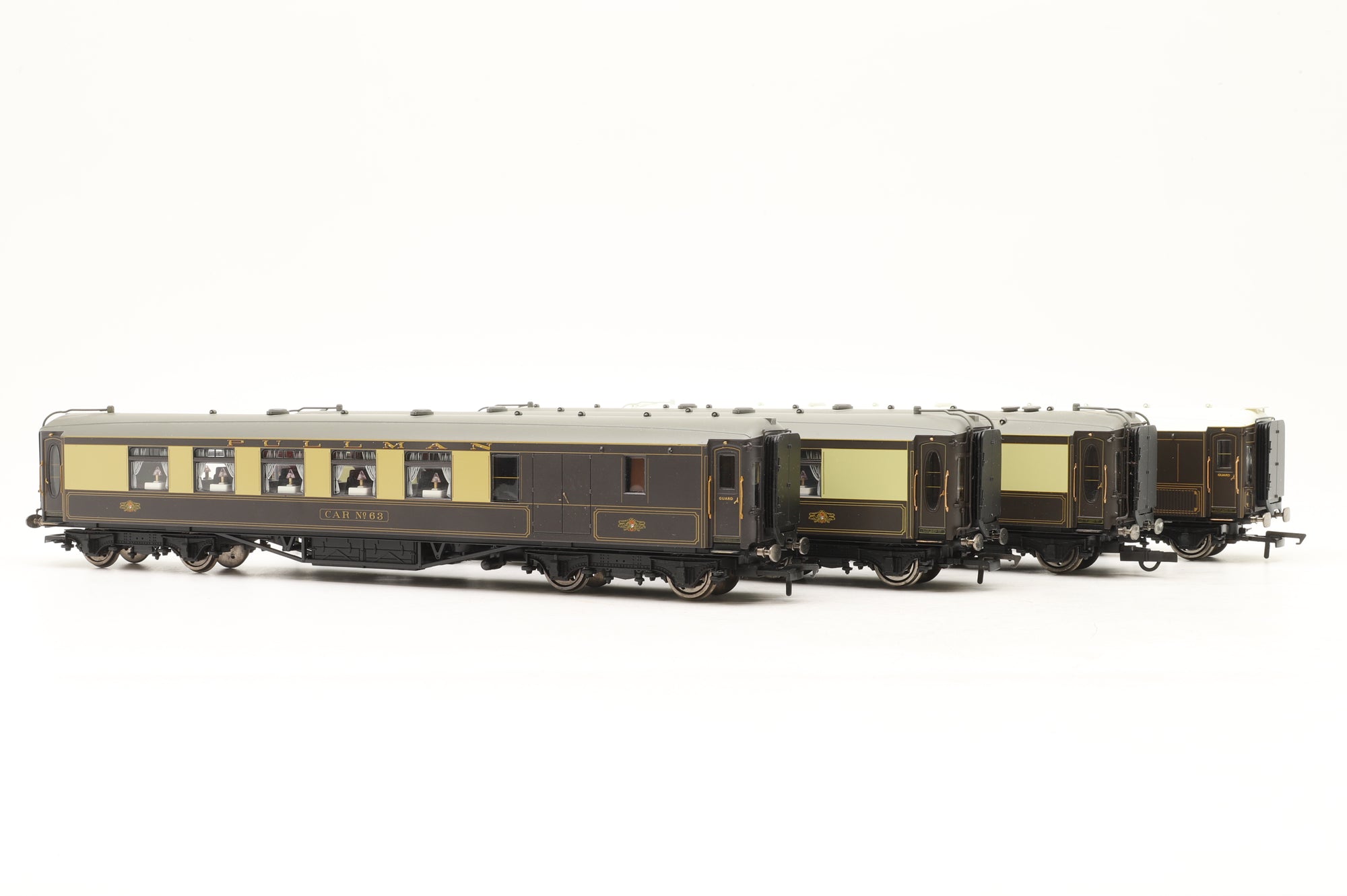 Hornby OO Rake of 4 Pullman Cars, Including R4487, R4150, R4163 & R4164