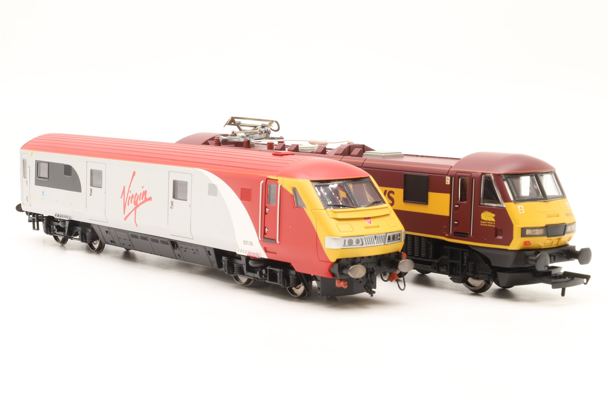 Hornby OO R2955 Virgin Charter Relief EWS Bo-Bo Class 90 'The Institution of Civil Engineers'/Virgin Trains Mk3 DVT '82126'