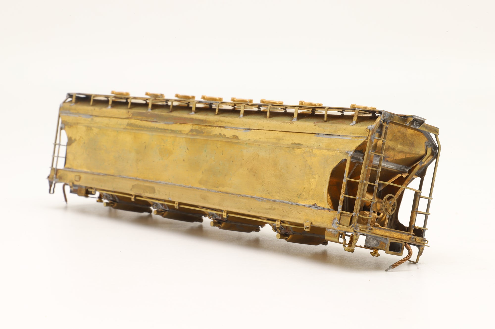 Walthers Inc. HO Brass Centre Flow Covered Hopper Car Body Unpainted