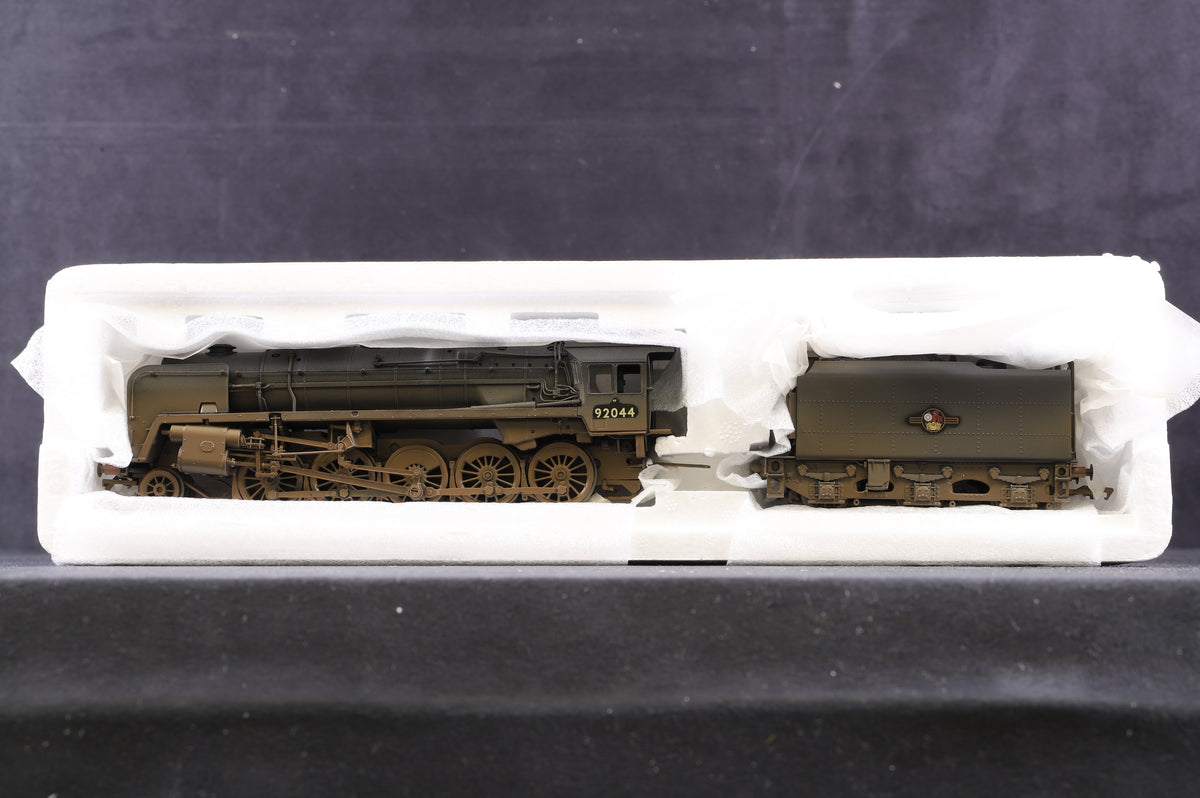 Bachmann OO 32-853 Standard Class 9F &#39;92044&#39; w/BR1F Tender BR L/Crest Black, Weathered