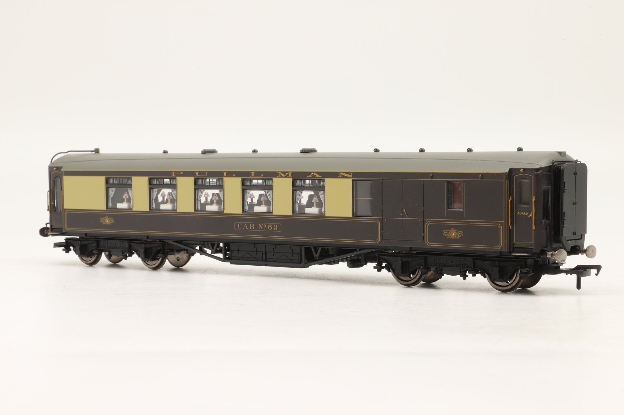 Hornby OO Rake of 4 Pullman Cars, Including R4487, R4150, R4163 & R4164