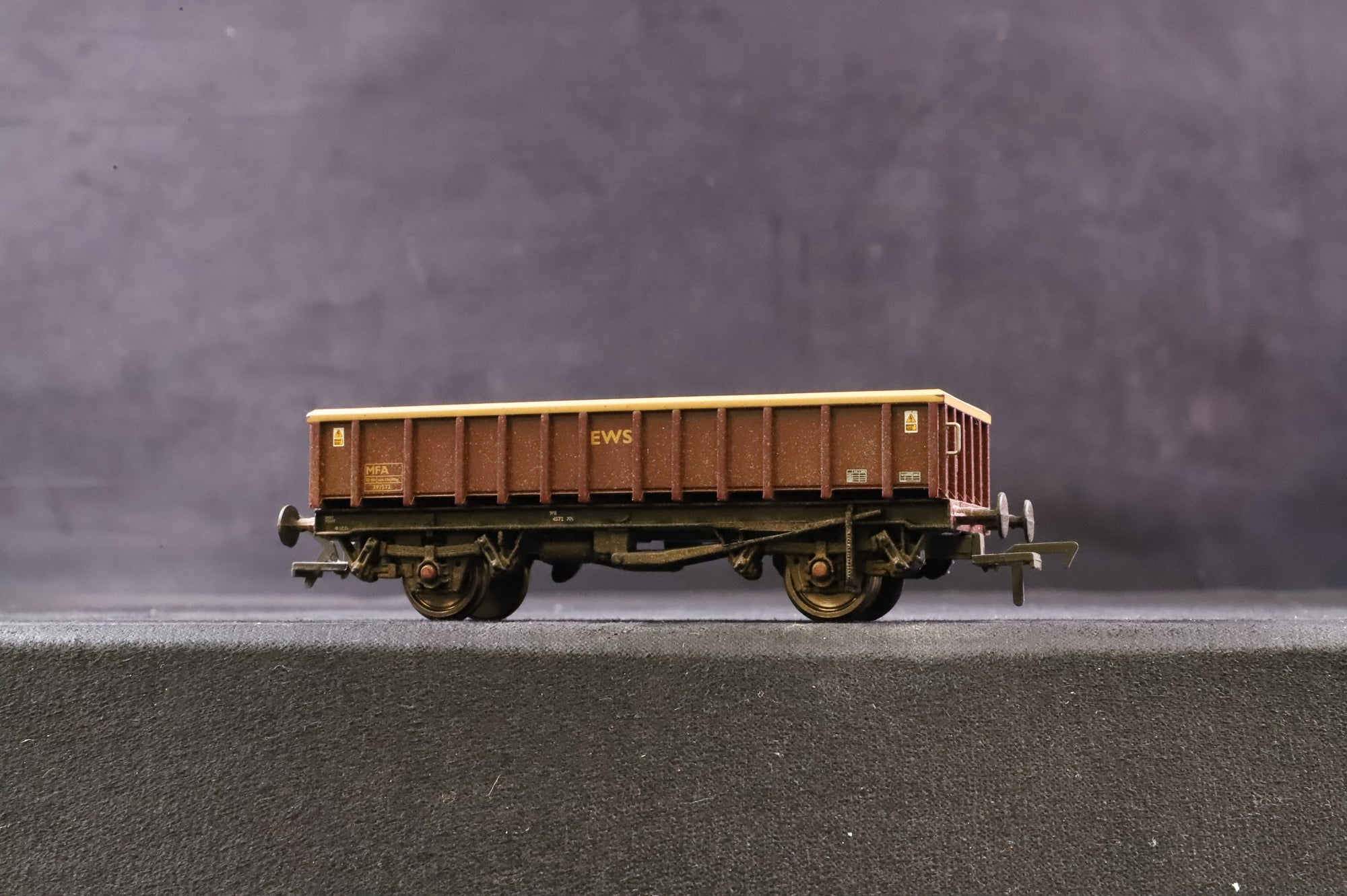 Bachmann OO Rake of 4 EWS MFA Open Box Mineral Wagons, Inc. 2 x 38-010B & 2 x38-013