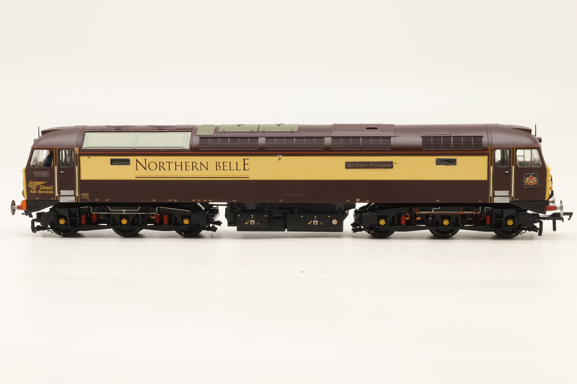 Bachmann OO 32-764 Class 57 57305 'Northern Princess' in Pullman Northern Belle Livery – DCC Sound