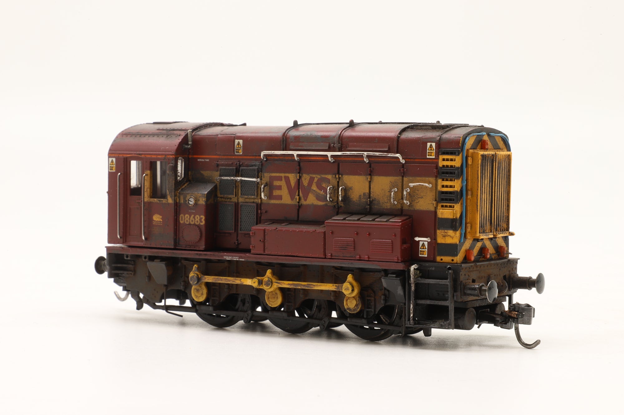 Bachmann OO 32-108 Class 08 Diesel Shunter '08683' EWS Weathered